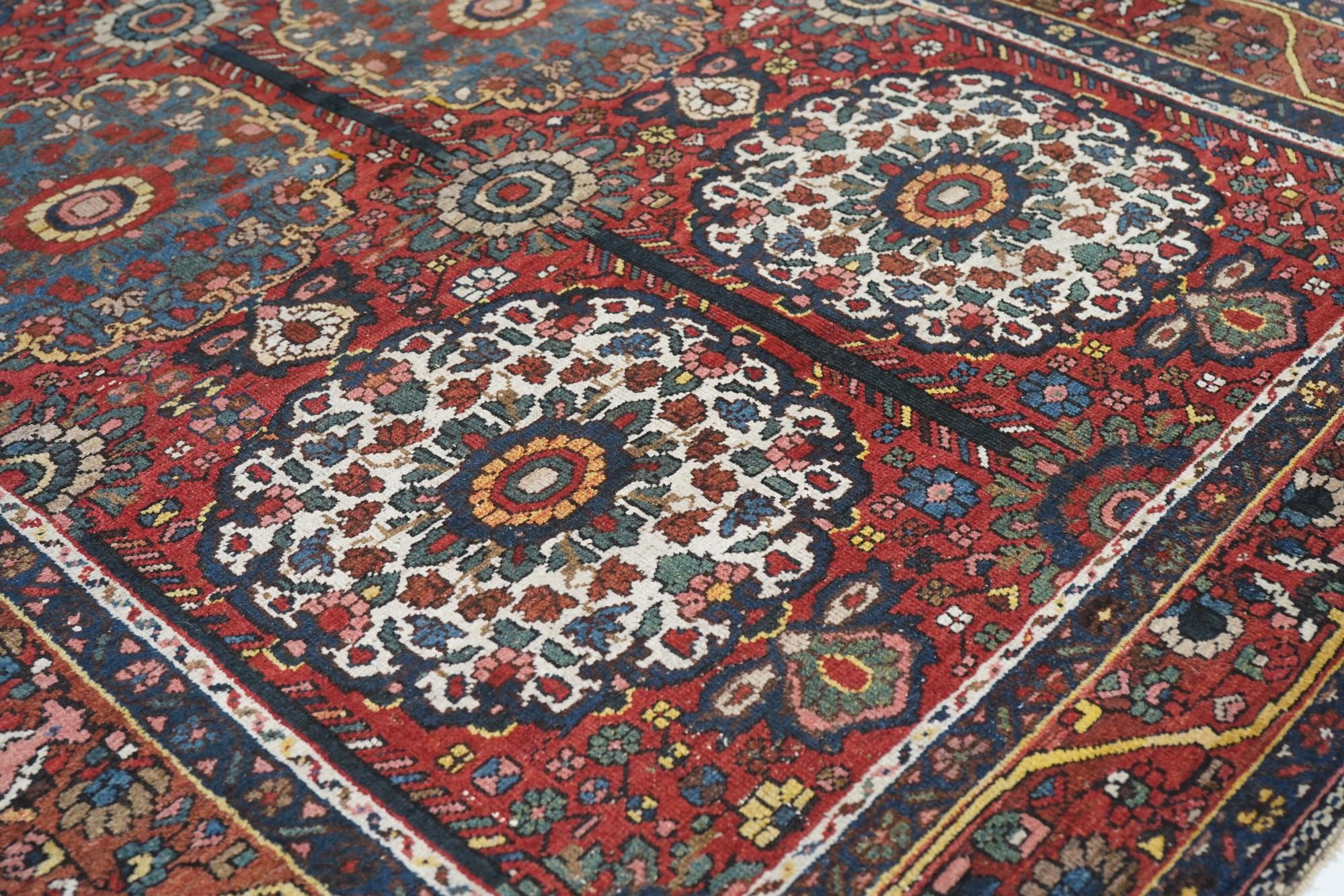 20ième siècle Tapis Vintage Persan Bakhtiari 5'4 x 7'5 en vente