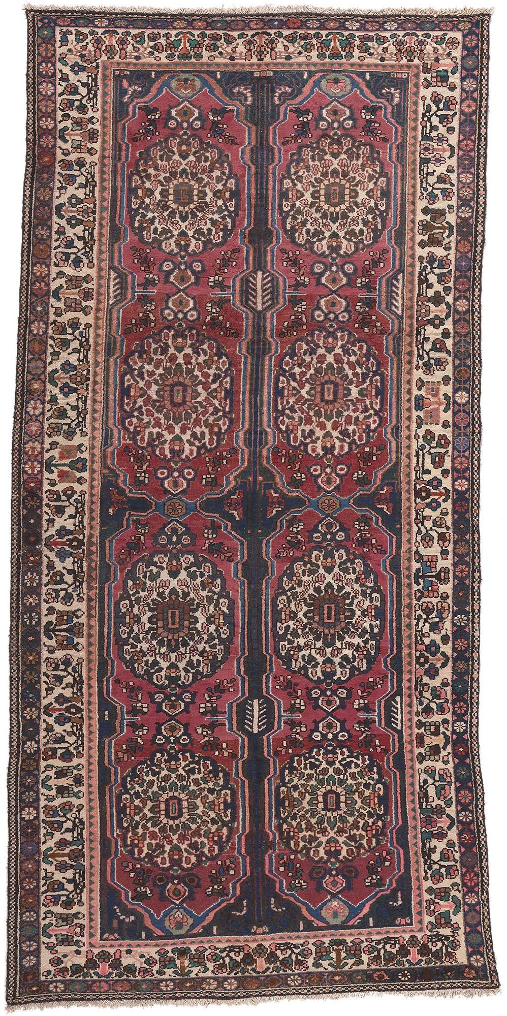 Tapis de galerie persan Bakhtiari vintage, long tapis de salon