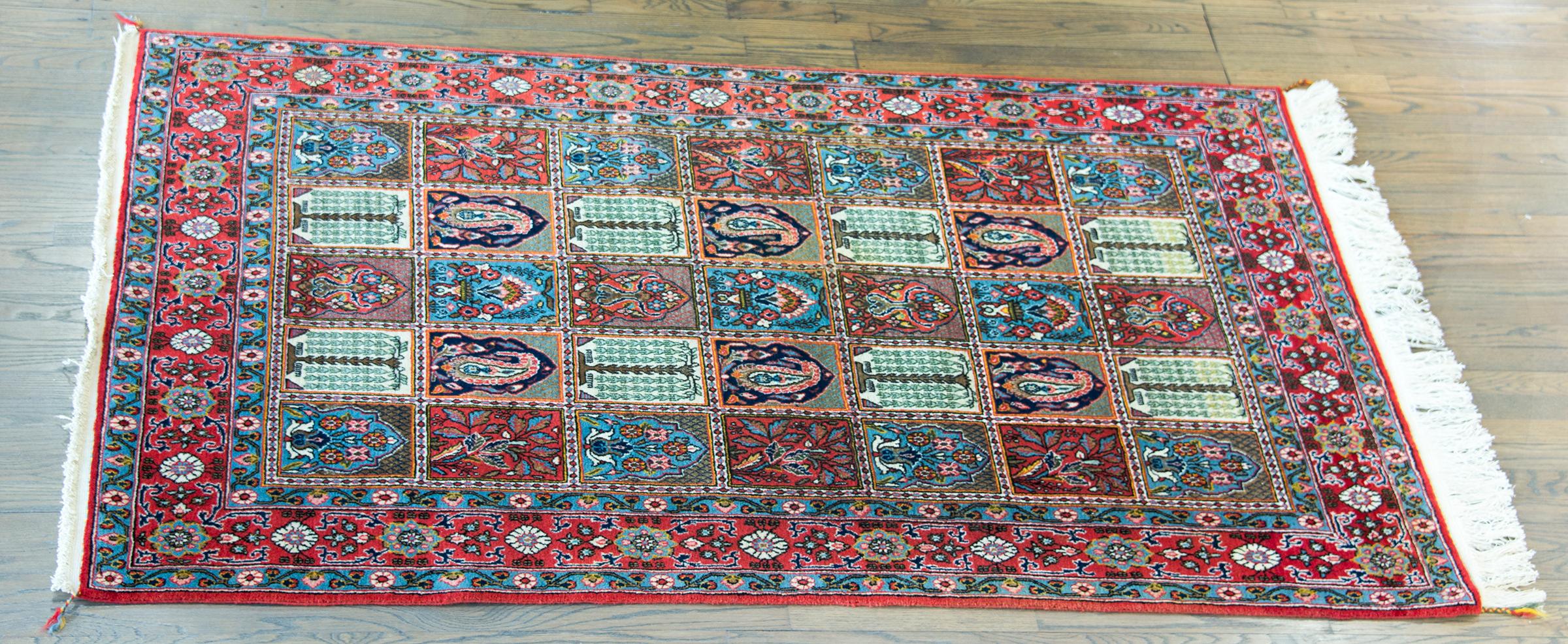 Vintage Persian Bakhtiari Rug For Sale 8
