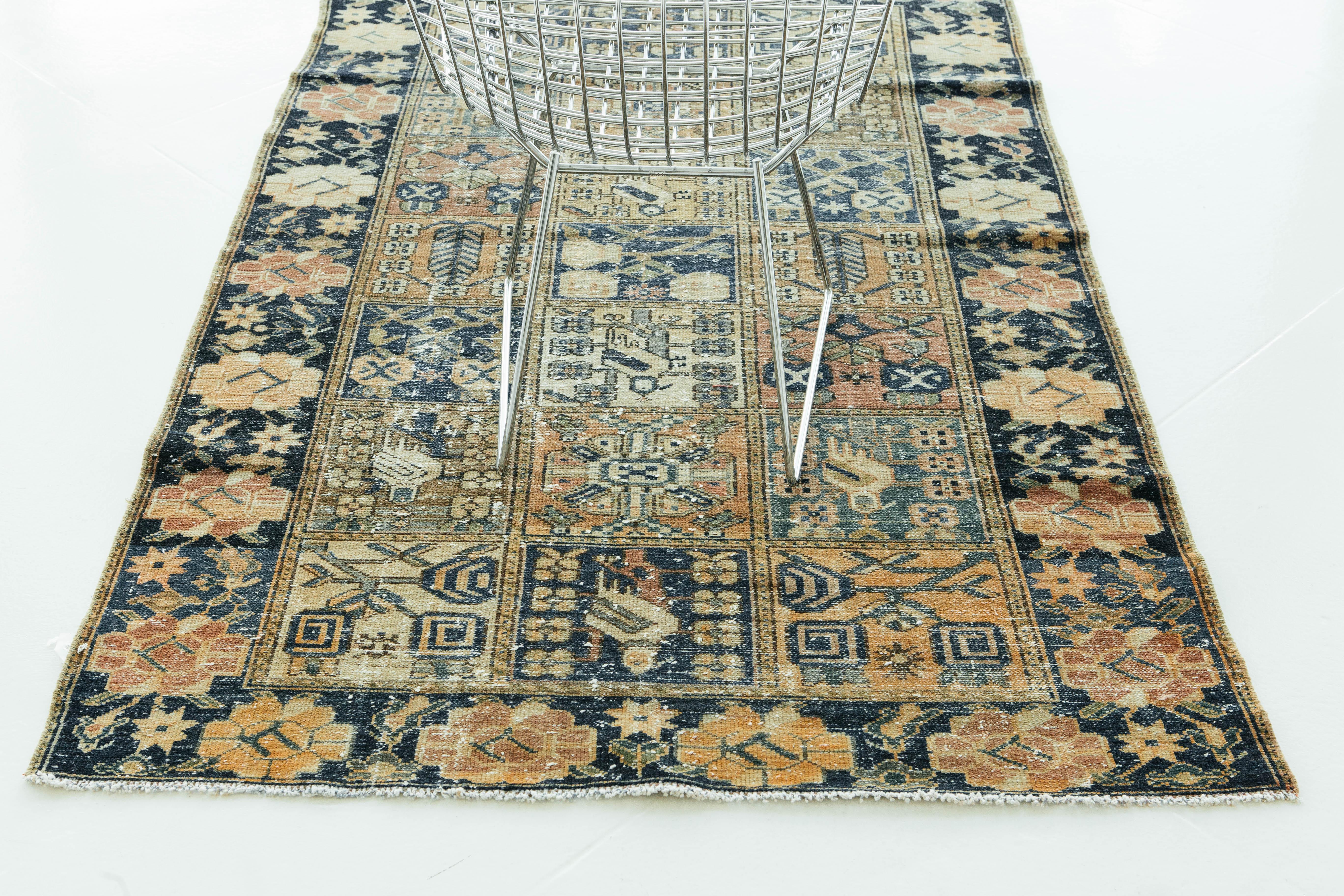 Vintage Persian Bakhtiari Rug For Sale 2