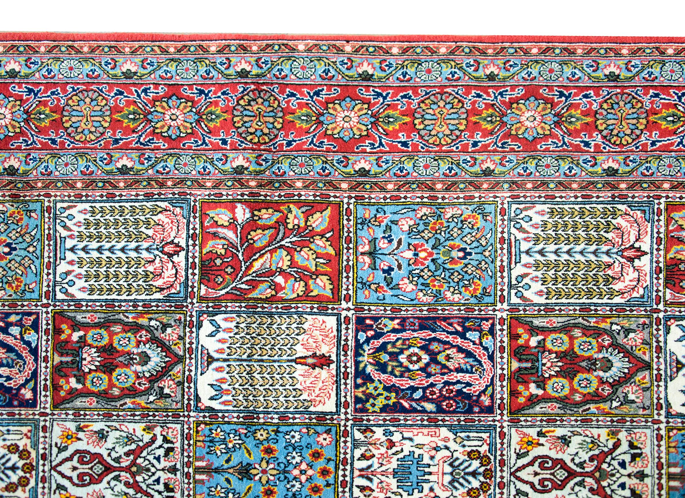 Vintage Persian Bakhtiari Rug For Sale 2