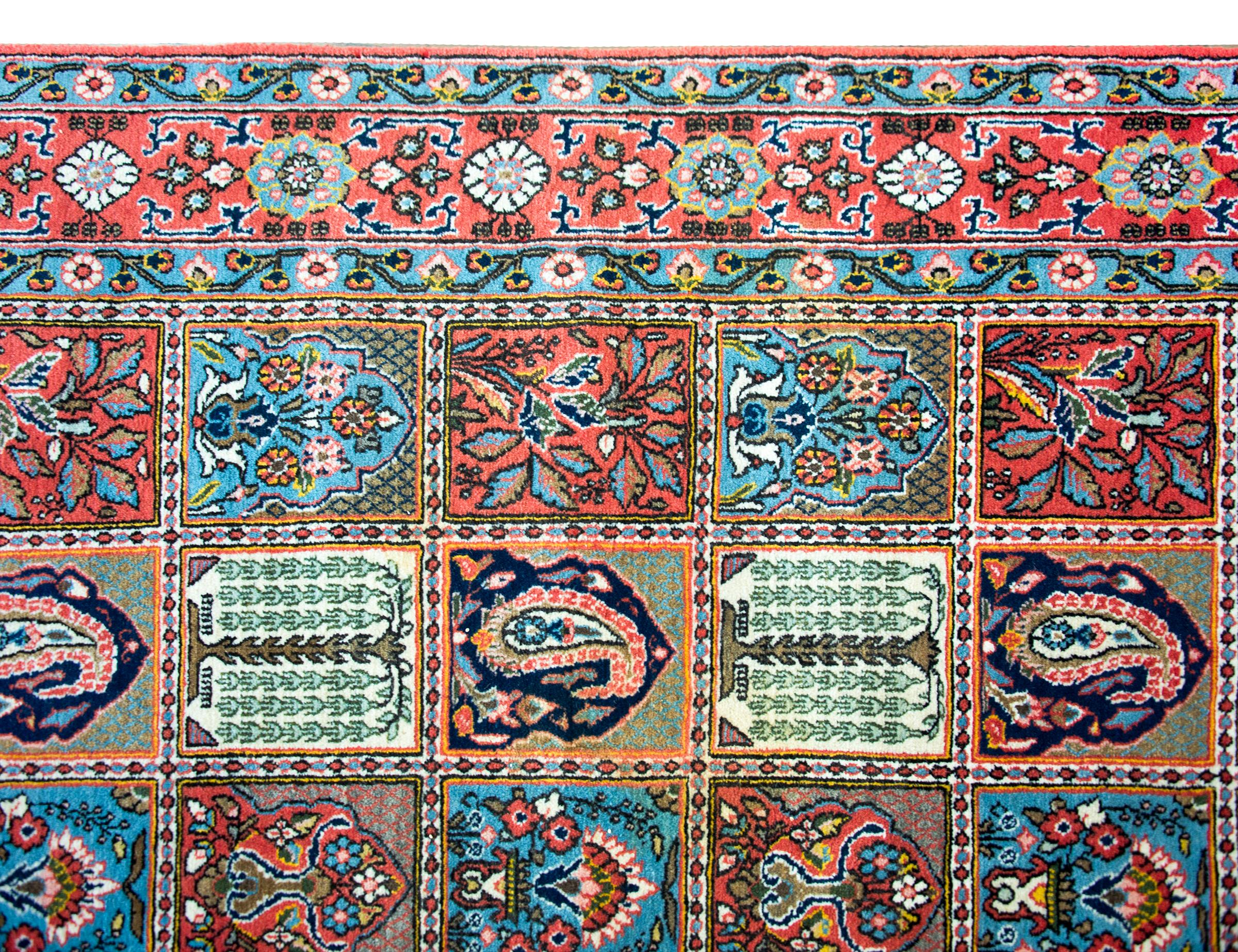Vintage Persian Bakhtiari Rug For Sale 2