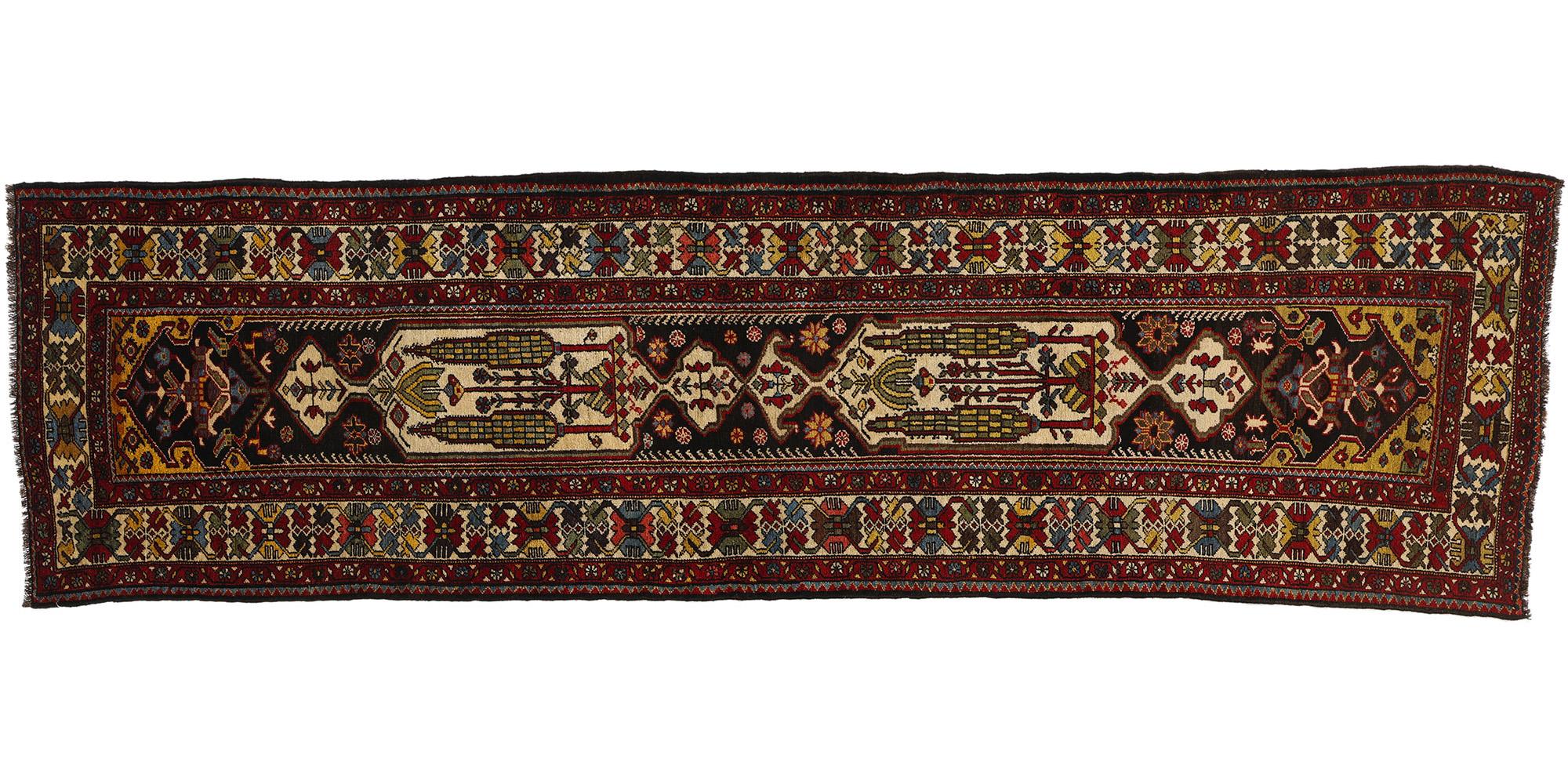 Vintage Persian Bakhtiari Rug  For Sale 2