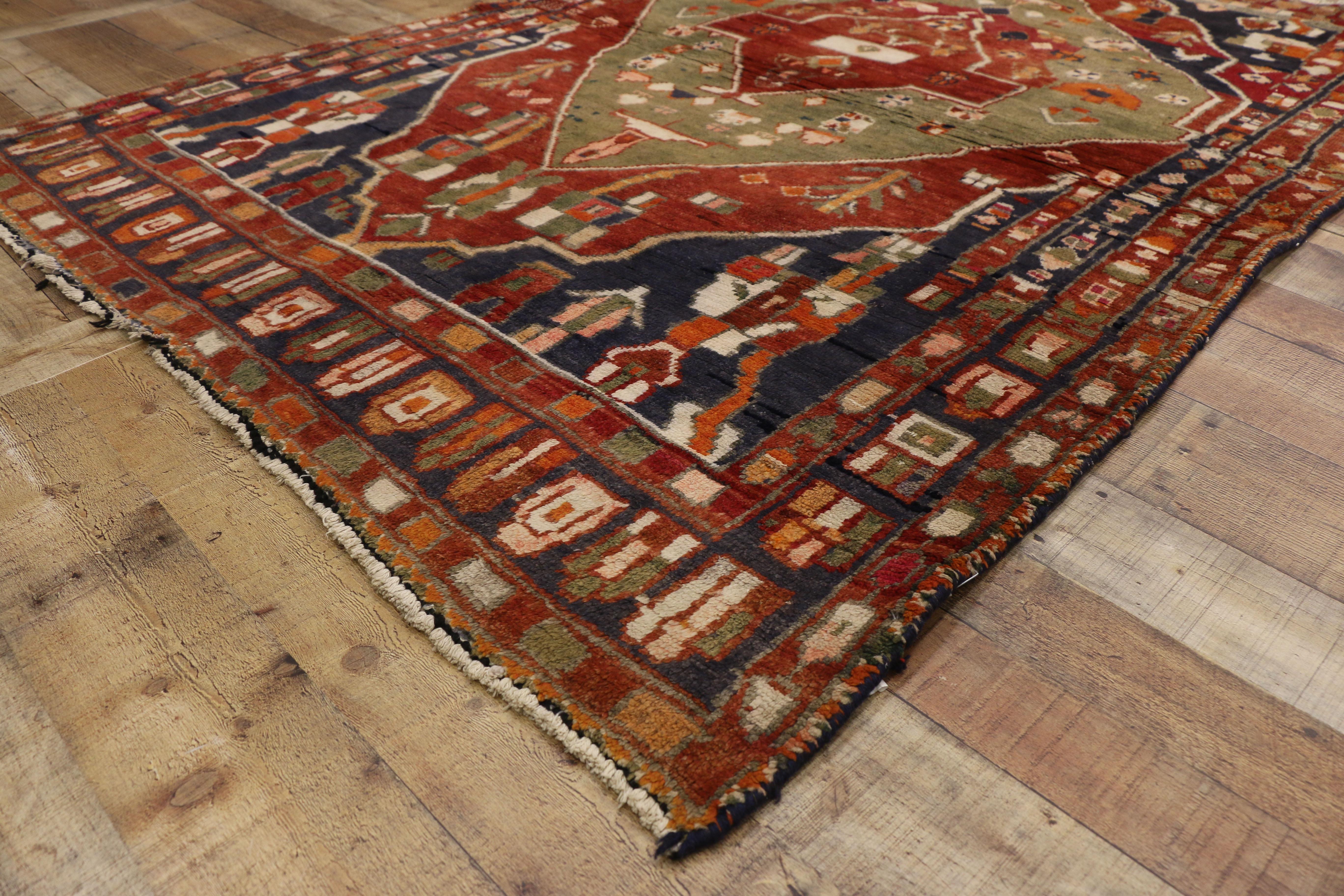 20th Century Vintage Persian Bakhtiari Rug with Medallion Design For Sale