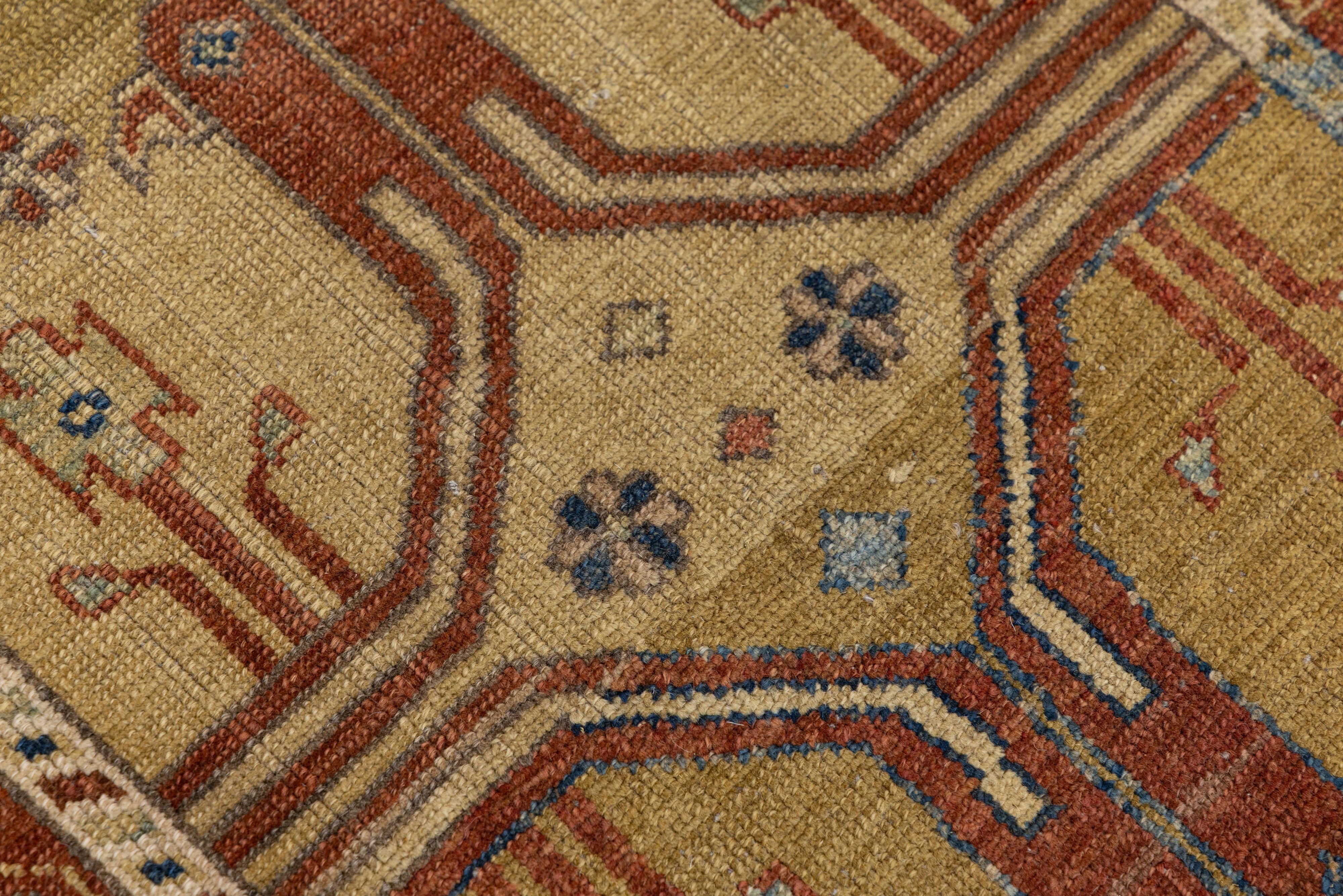 Vintage Persian Bakshaish Handmade Brown Wool Runner with Tribal Design (Handgeknüpft) im Angebot
