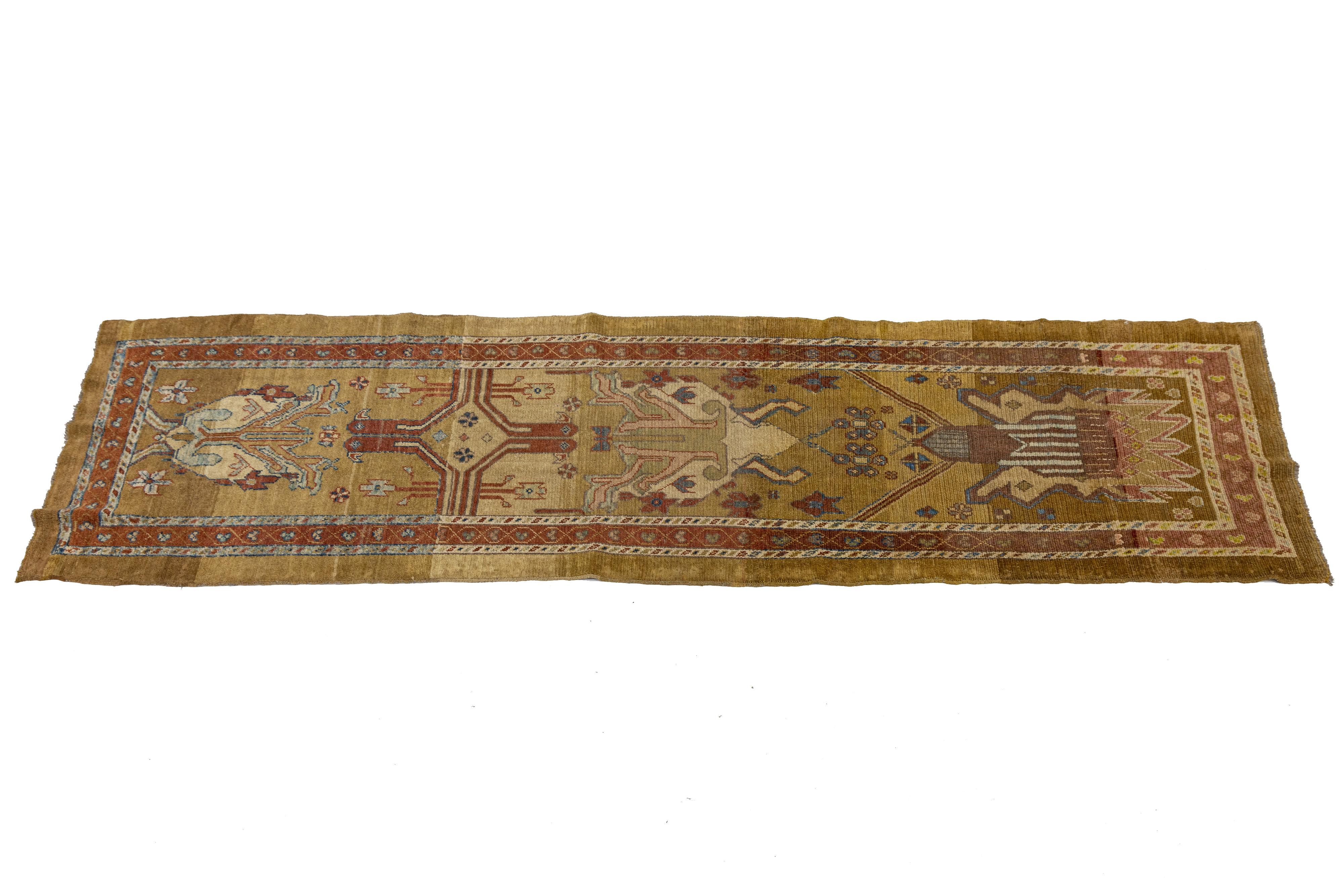 Vintage Persian Bakshaish Handmade Brown Wool Runner with Tribal Design (Wolle) im Angebot
