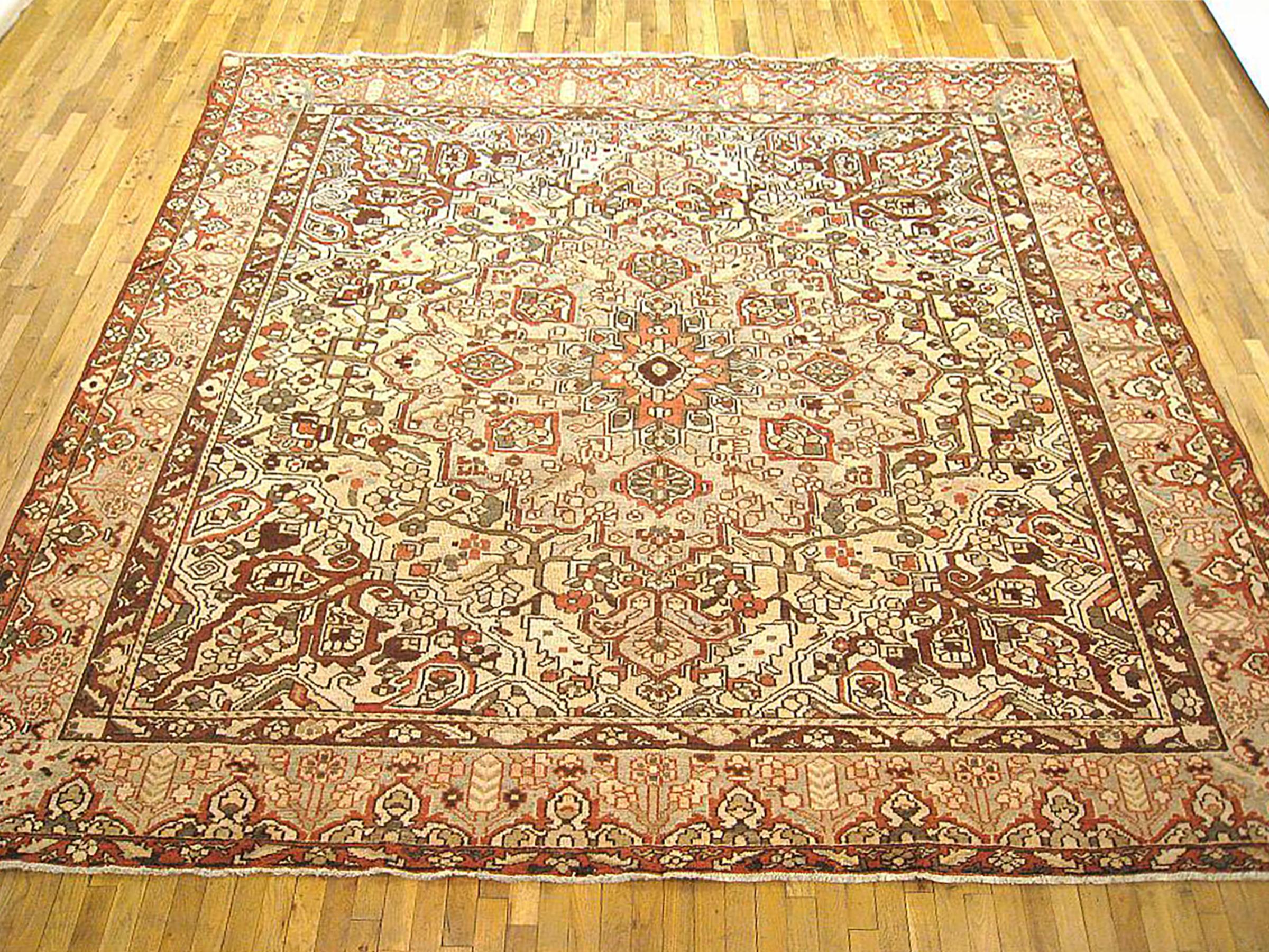Vintage Persian Baktiari Oriental rug, Room size

A vintage Baktiari oriental rug, size 10'0