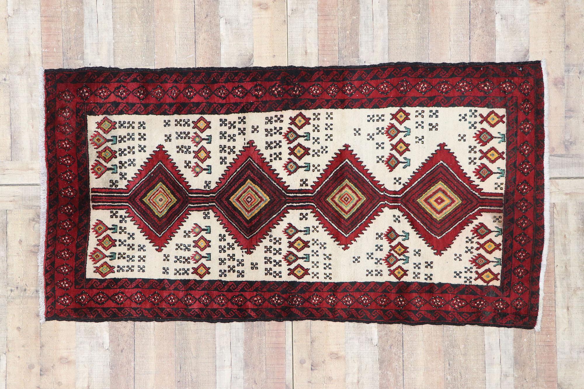 Laine Tapis persan vintage en forme de baluchon de style tribal en vente