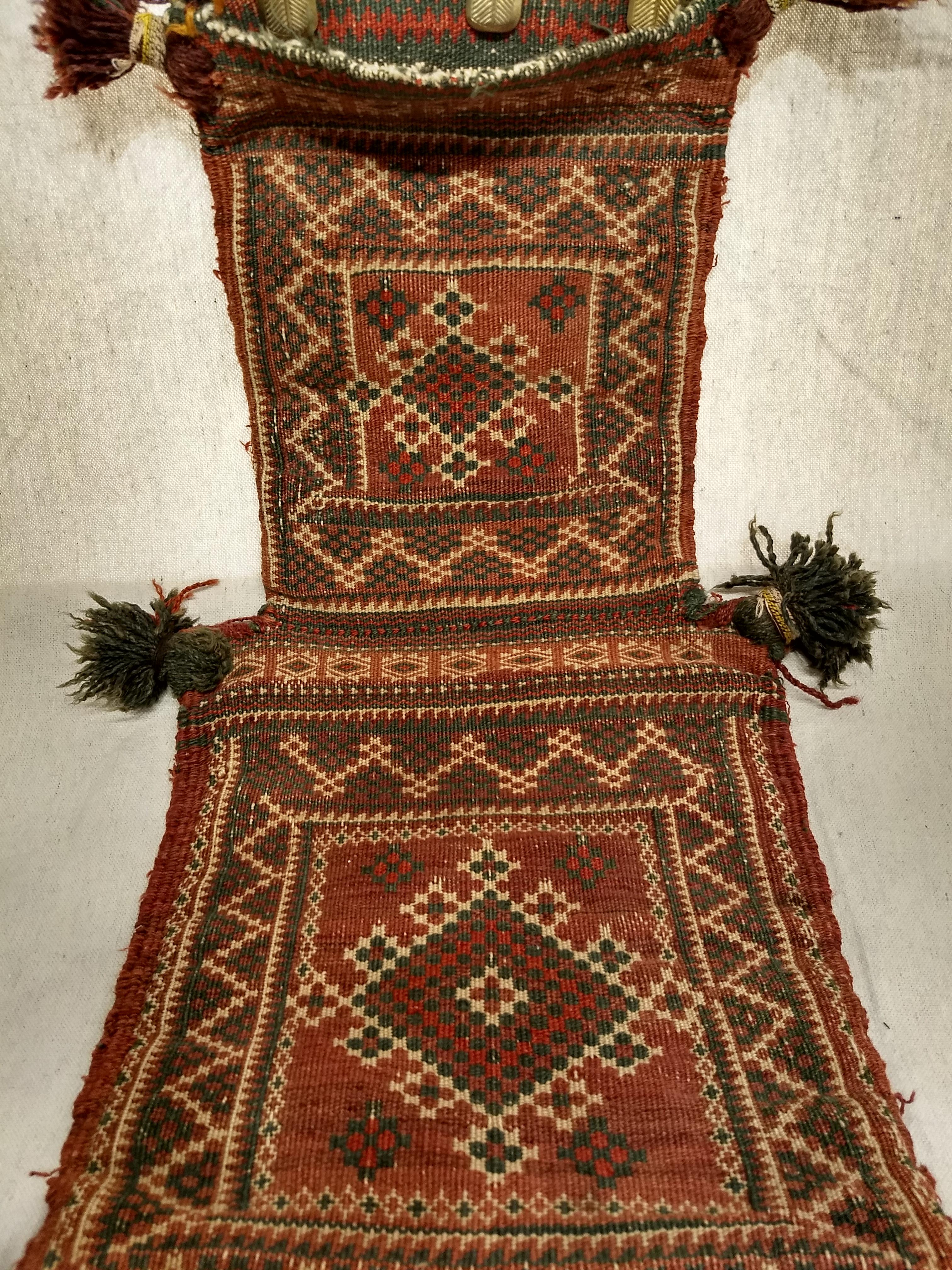 Vintage Persian Baluch Salt Bag in Grün, Rot, Elfenbein, Brown als Tribal Wall Art im Zustand „Gut“ im Angebot in Barrington, IL