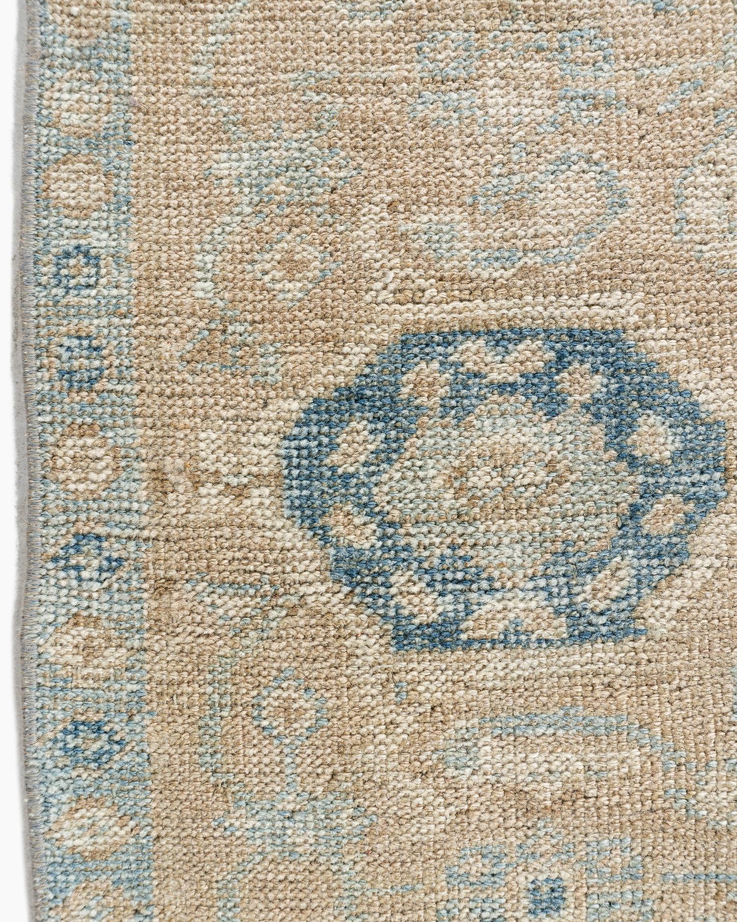 Vintage Persian Bidjar area rug 4' X 7'6. A lovely hand knotted Persian Bidjar rug. Renowned for their superb artistry, craftsmanship, and excellent material, and can be distinguished by their heavy wool foundation. Colors: camel/ivory/blues.

