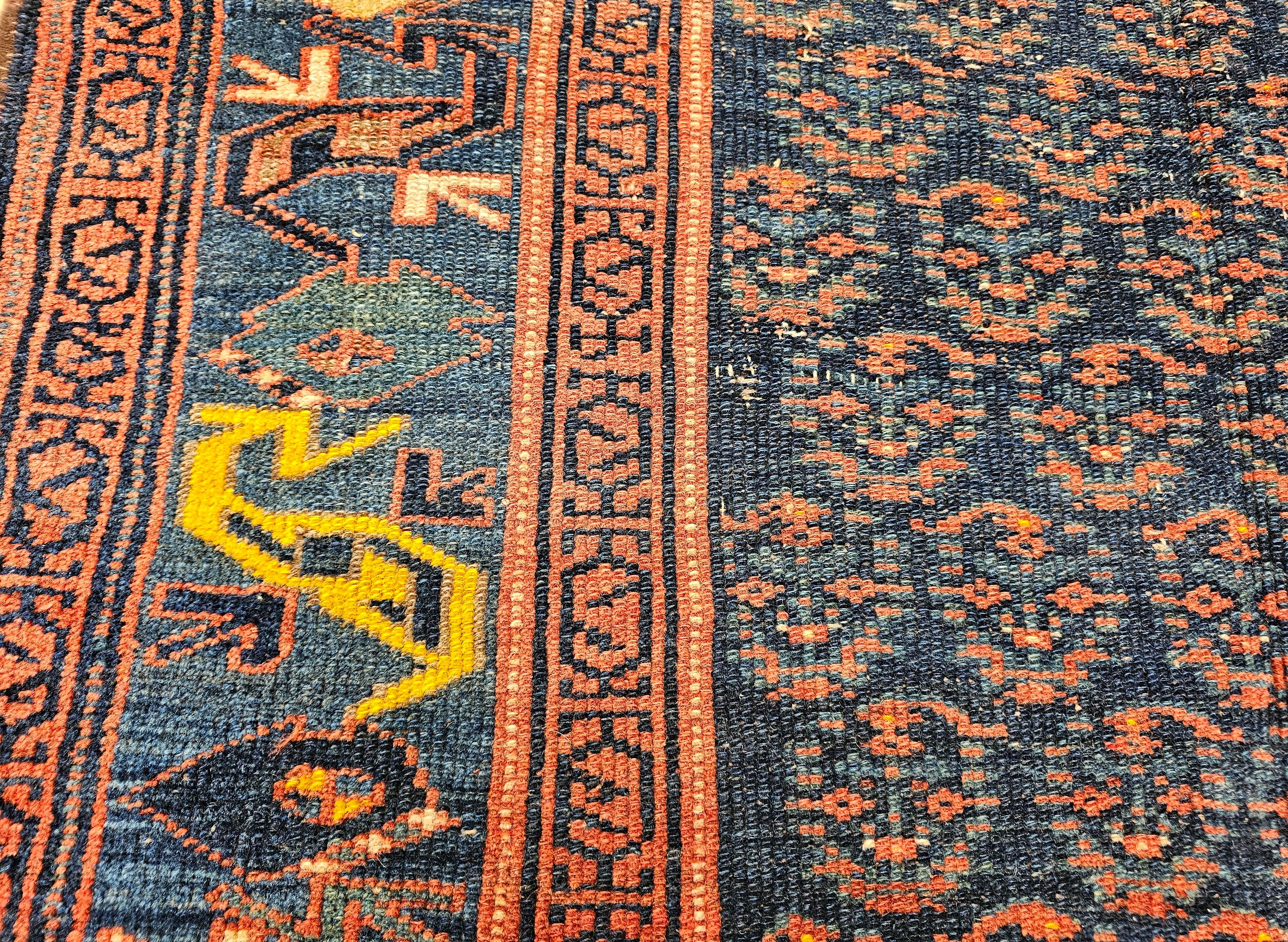 Persischer Bidjar-Teppich mit Allover-Paisleymuster in Marineblau, Grün und Gelb im Angebot 4