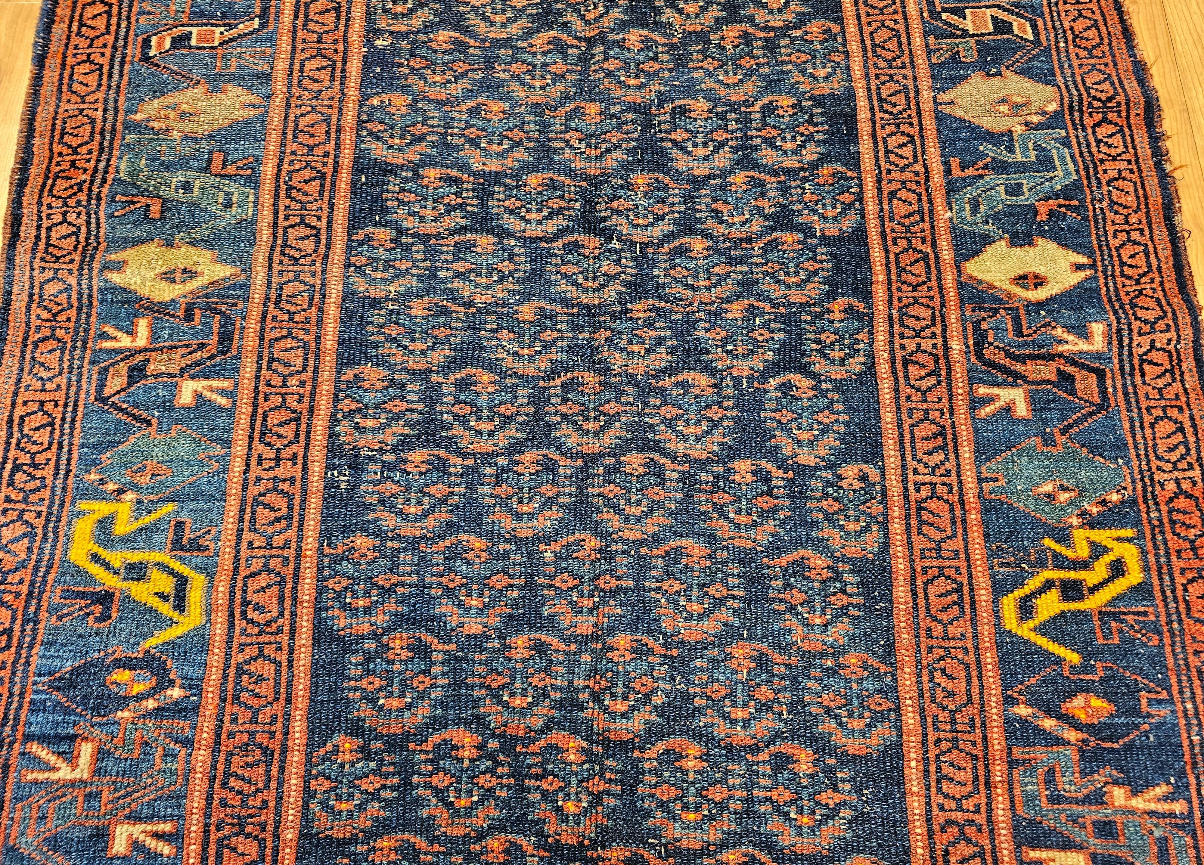 Persischer Bidjar-Teppich mit Allover-Paisleymuster in Marineblau, Grün und Gelb im Zustand „Gut“ im Angebot in Barrington, IL