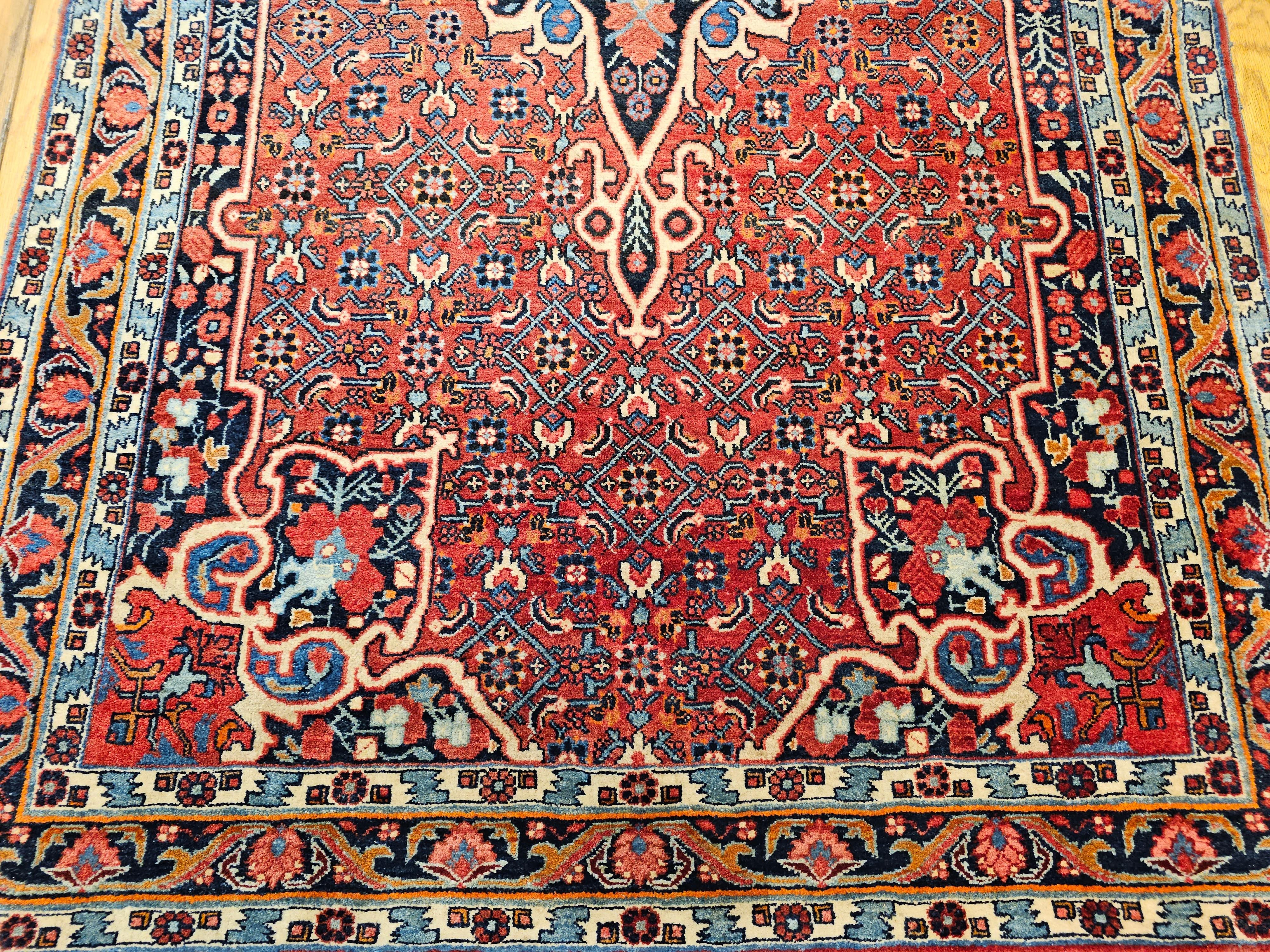 Tapis persan Bidjar vintage à motif floral en rouge, bleu, rose, ivoire en vente 3