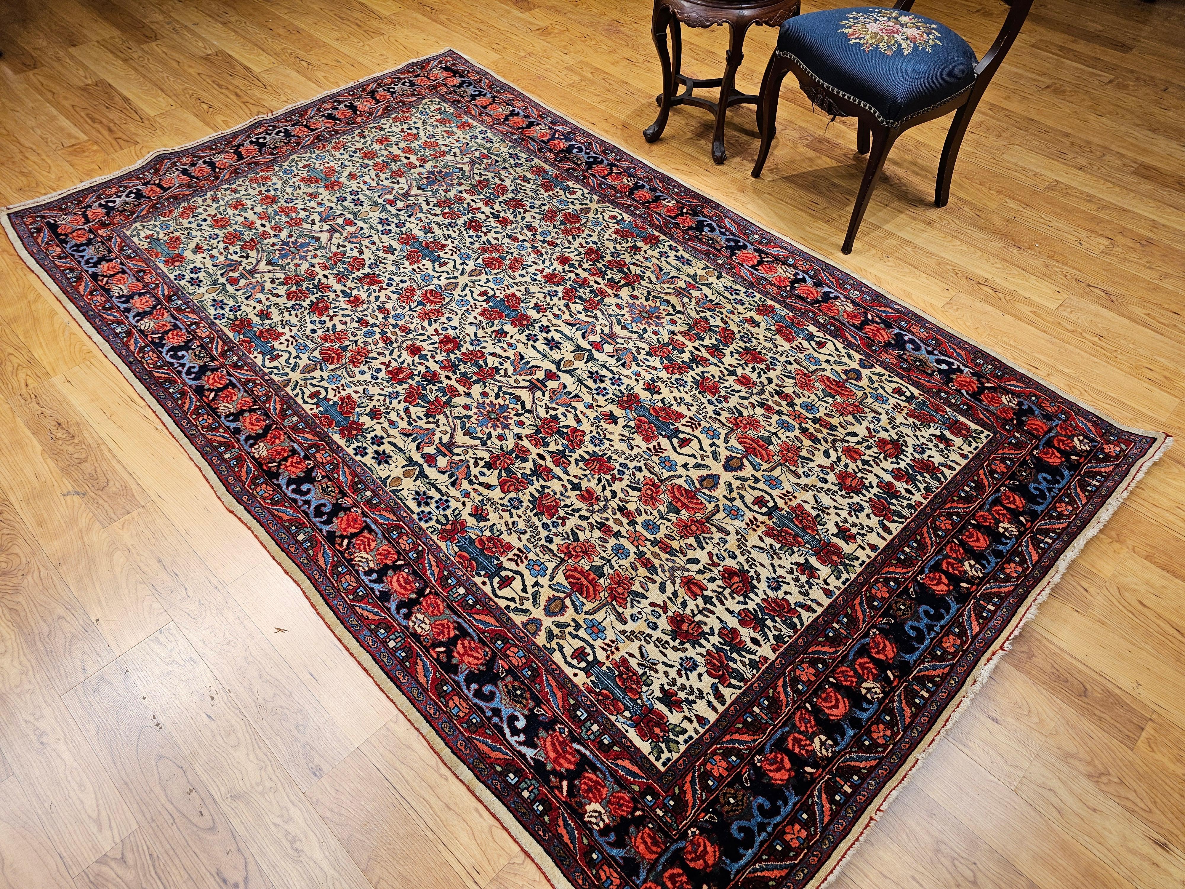 Tappeto persiano d'epoca Bidjar con motivo floreale alllover in giallo pallido e rosso in vendita 10