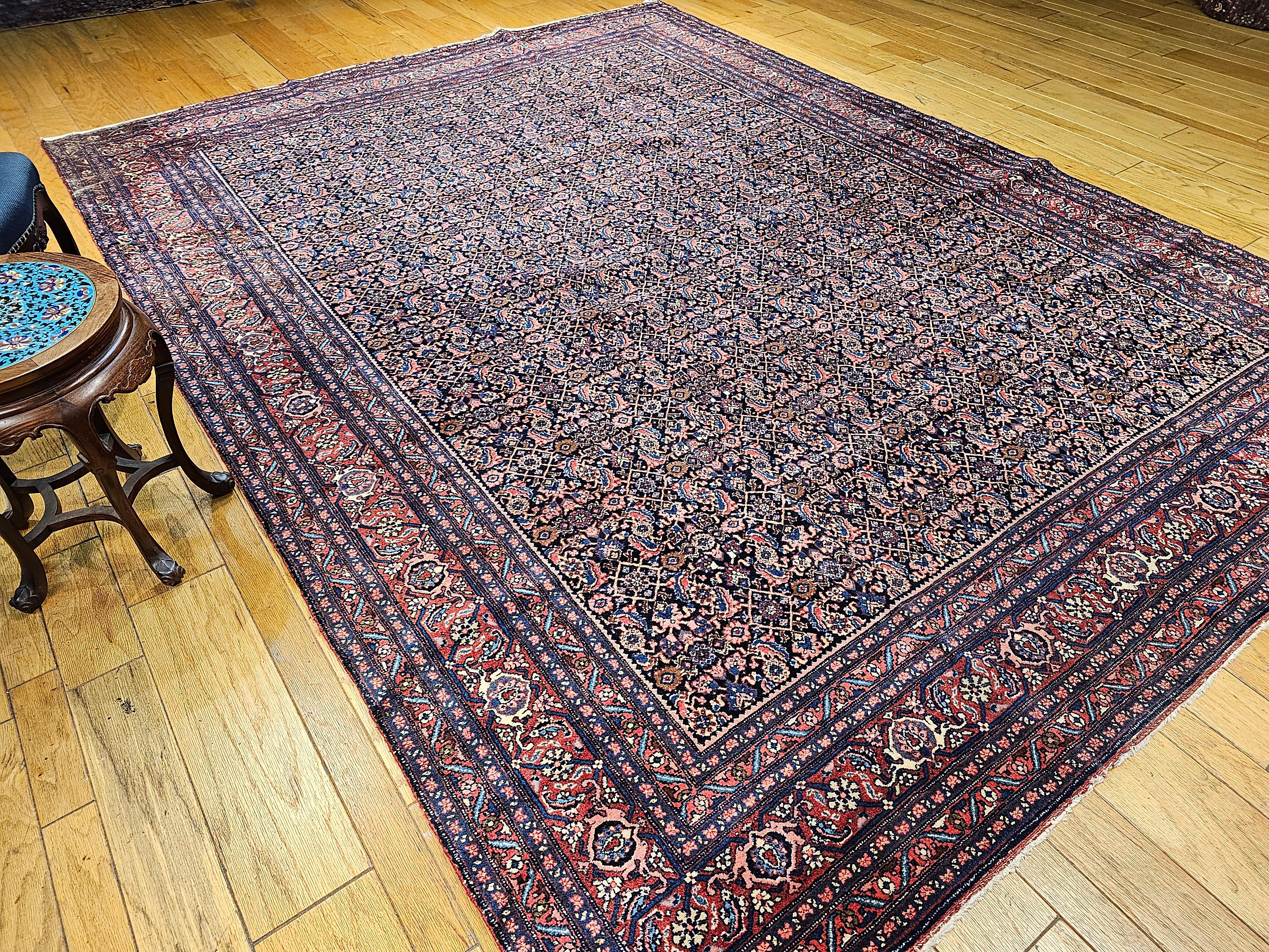 Altpersischer Bidjar mit geometrischem Muster in Dunkelblau, Rot und Brown im Angebot 7