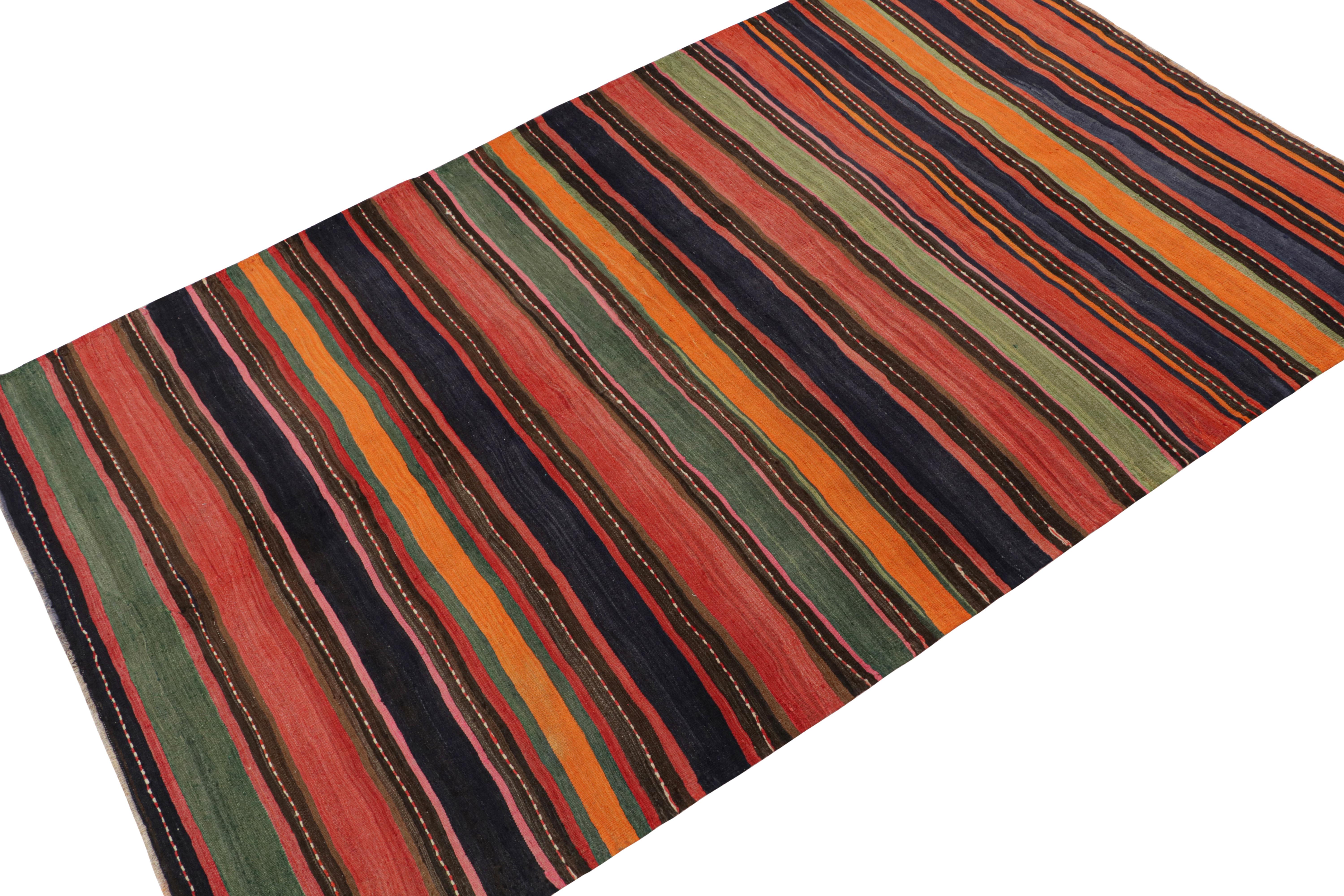 Perse Vieux Kilim persan Bidjar à rayures polychromes colorées en vente