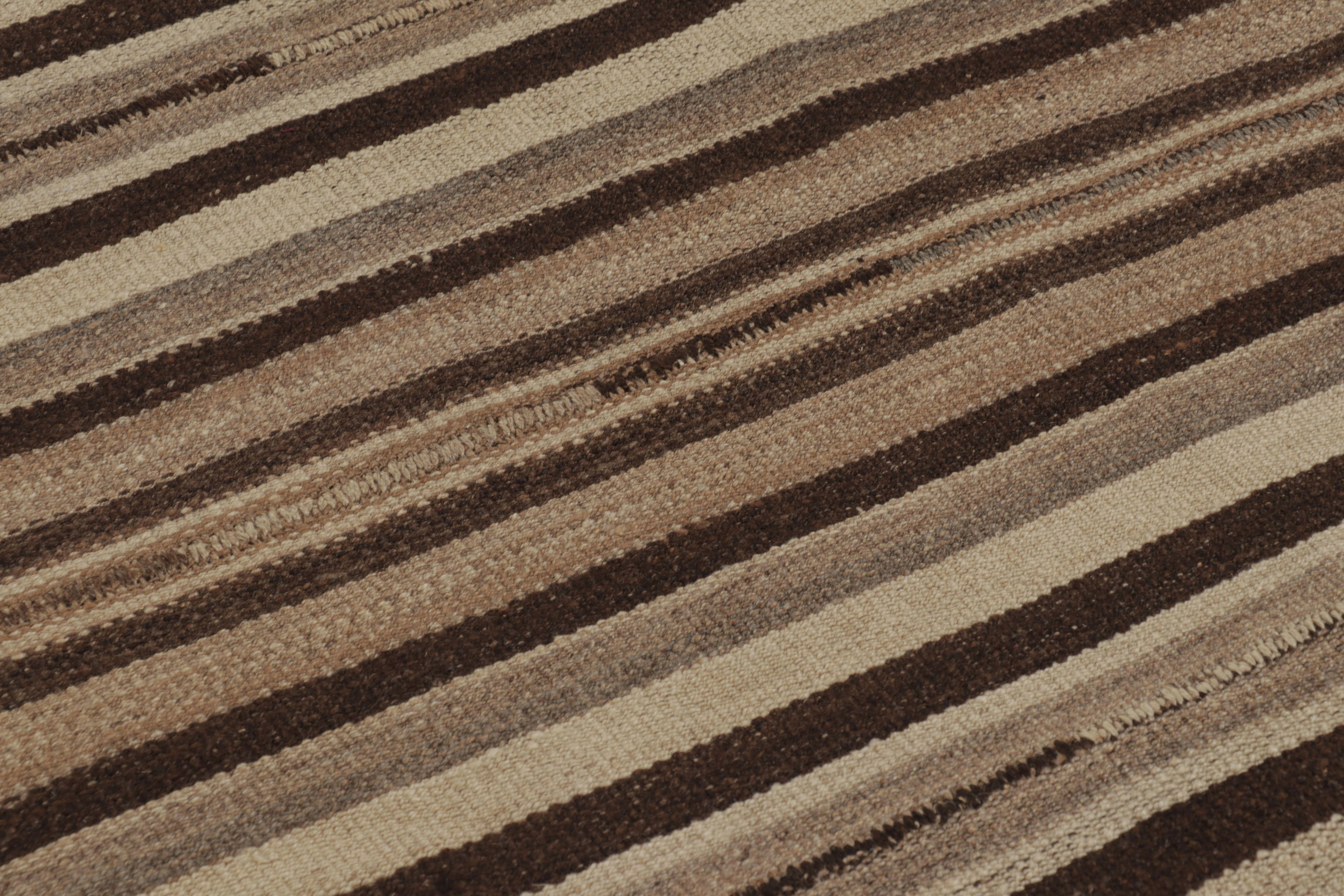 Vintage Persian Bidjar Kilim, Monumental Stripe in Walnuss und Taupe-Rug & Kilim (Persisch) im Angebot