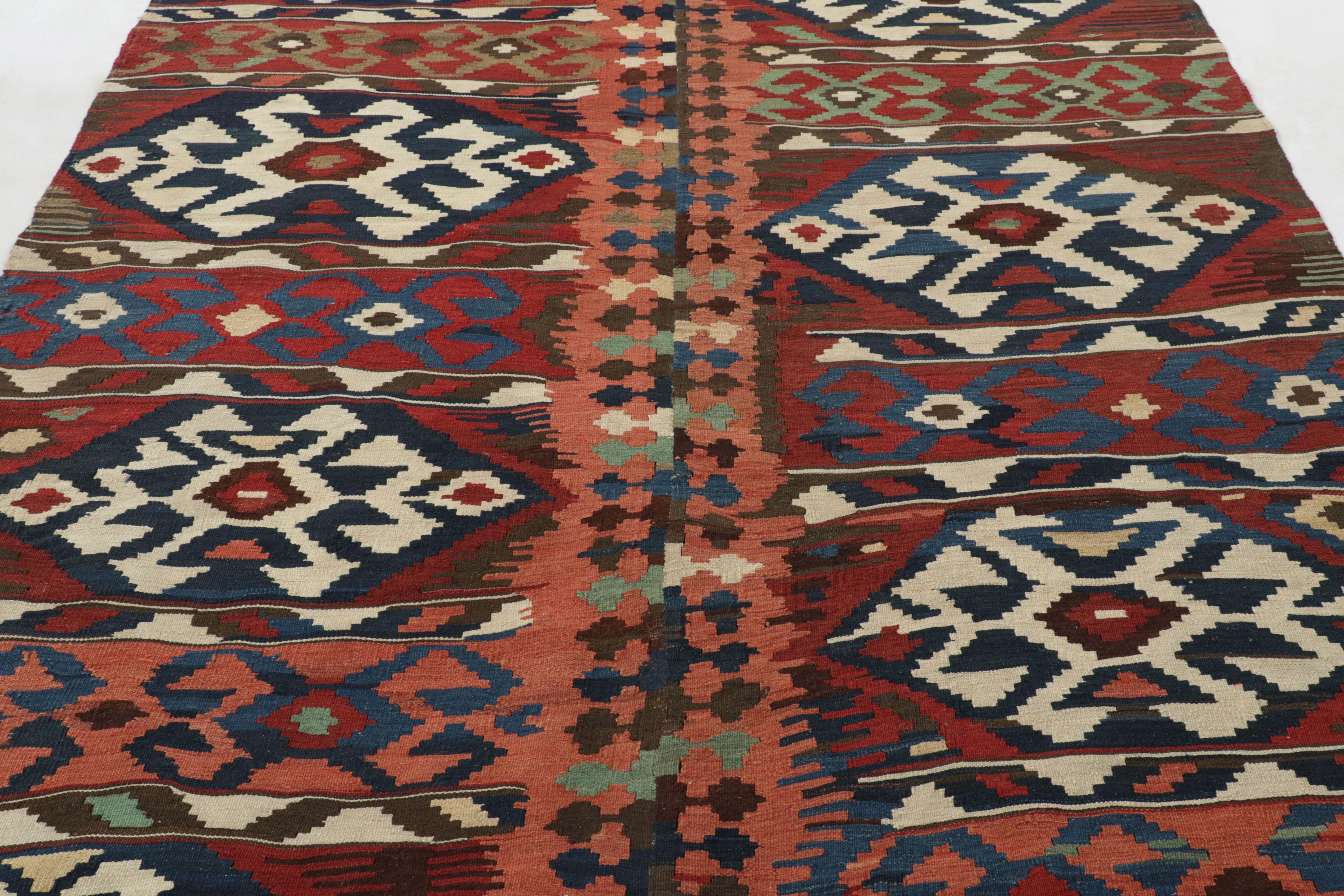 Vintage Persian Bidjar Kilim, Tribal Geometric in Rot, Marine, & Elfenbein Rug & Kilim (Persisch) im Angebot