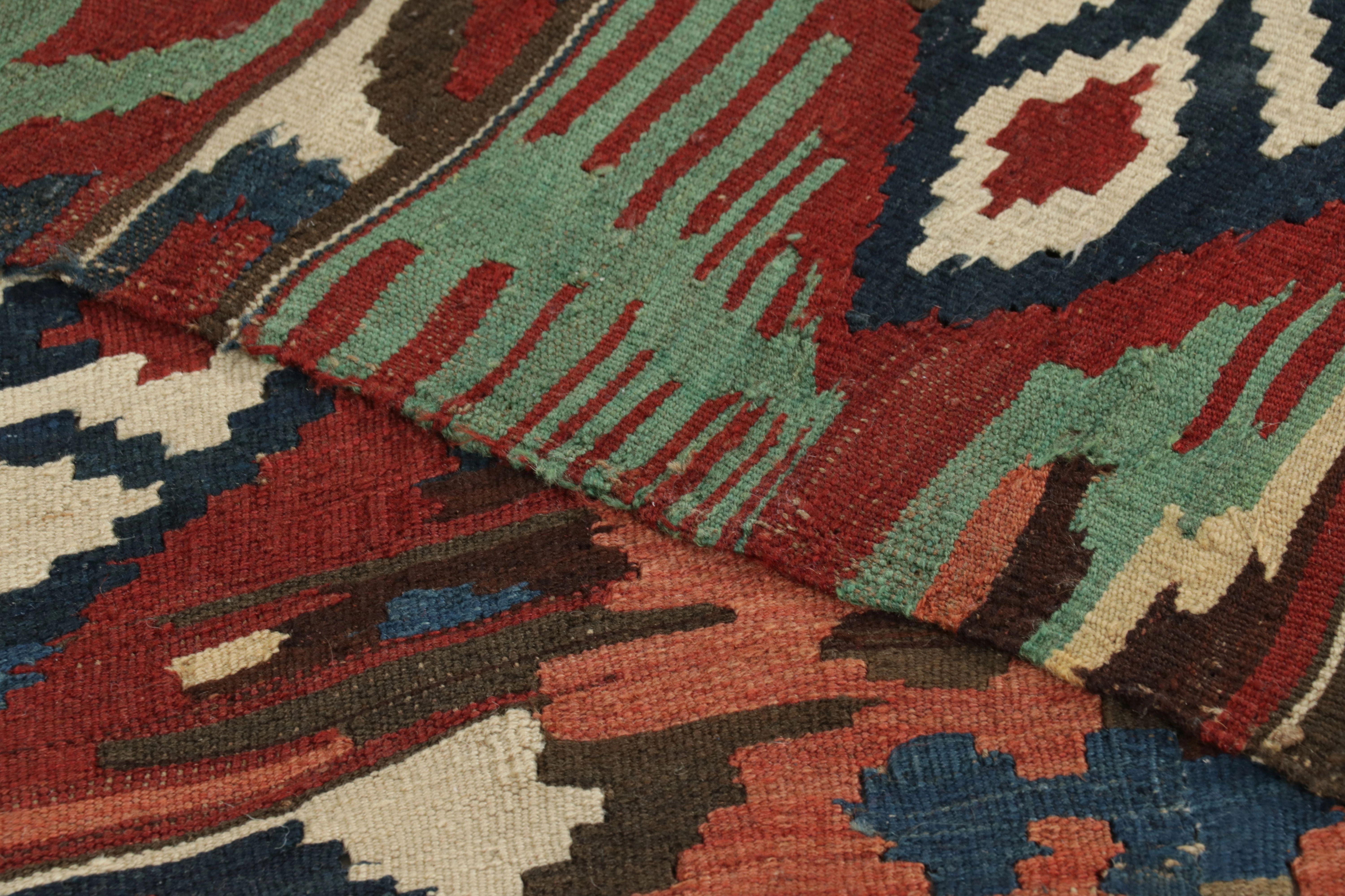 Vintage Persian Bidjar Kilim, Tribal Geometric in Rot, Marine, & Elfenbein Rug & Kilim (Mitte 17. Jahrhundert) im Angebot