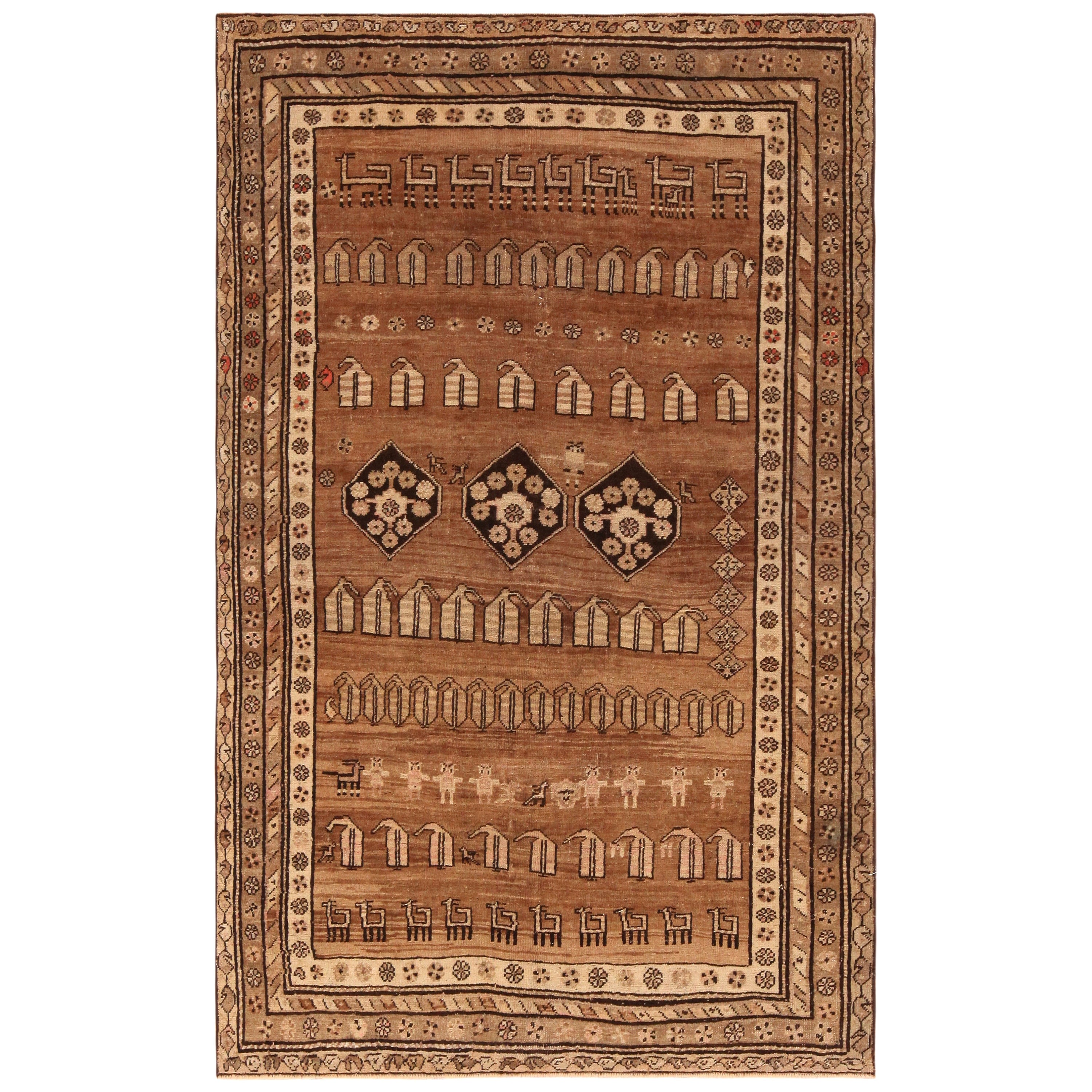 Tappeto persiano vintage Bidjar. 4 ft 2 in x 6 ft 5 in in vendita
