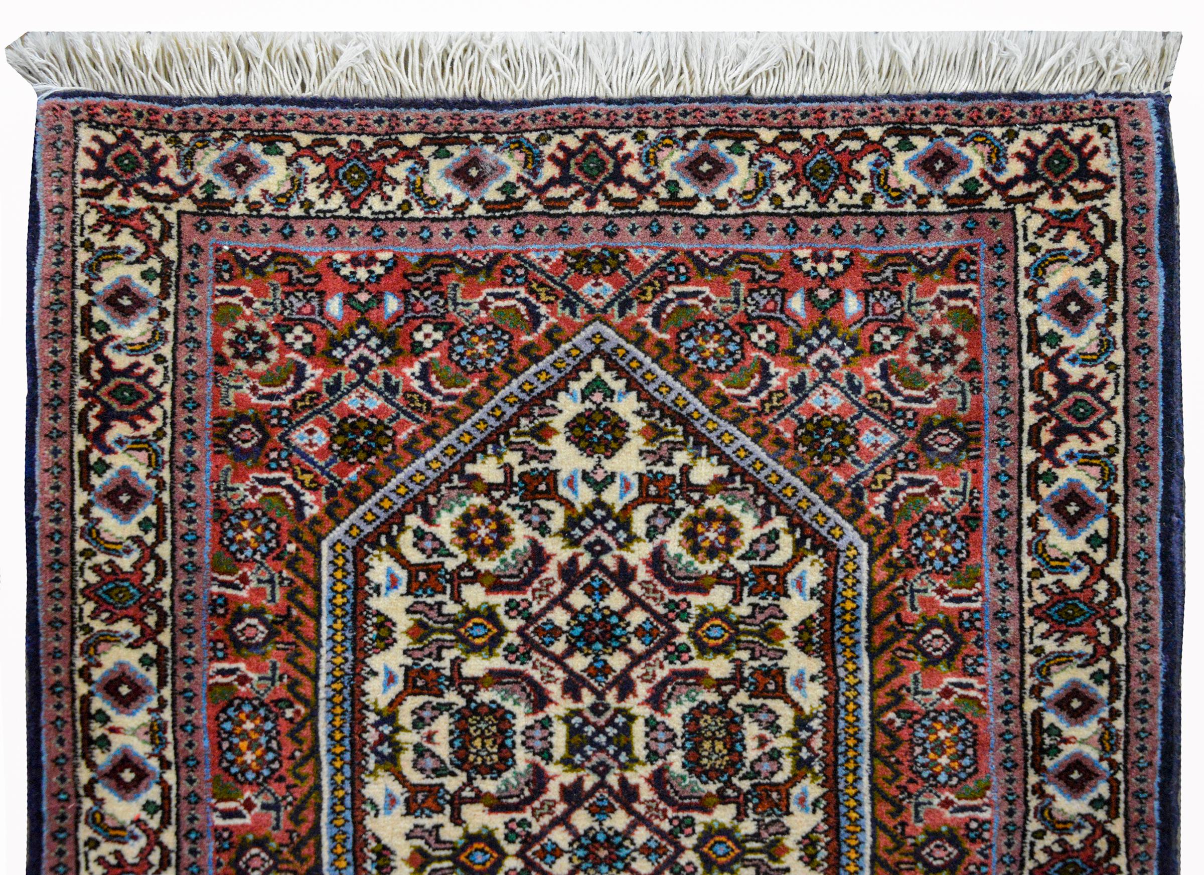 Vintage Persian Bidjar Rug In Good Condition For Sale In Chicago, IL
