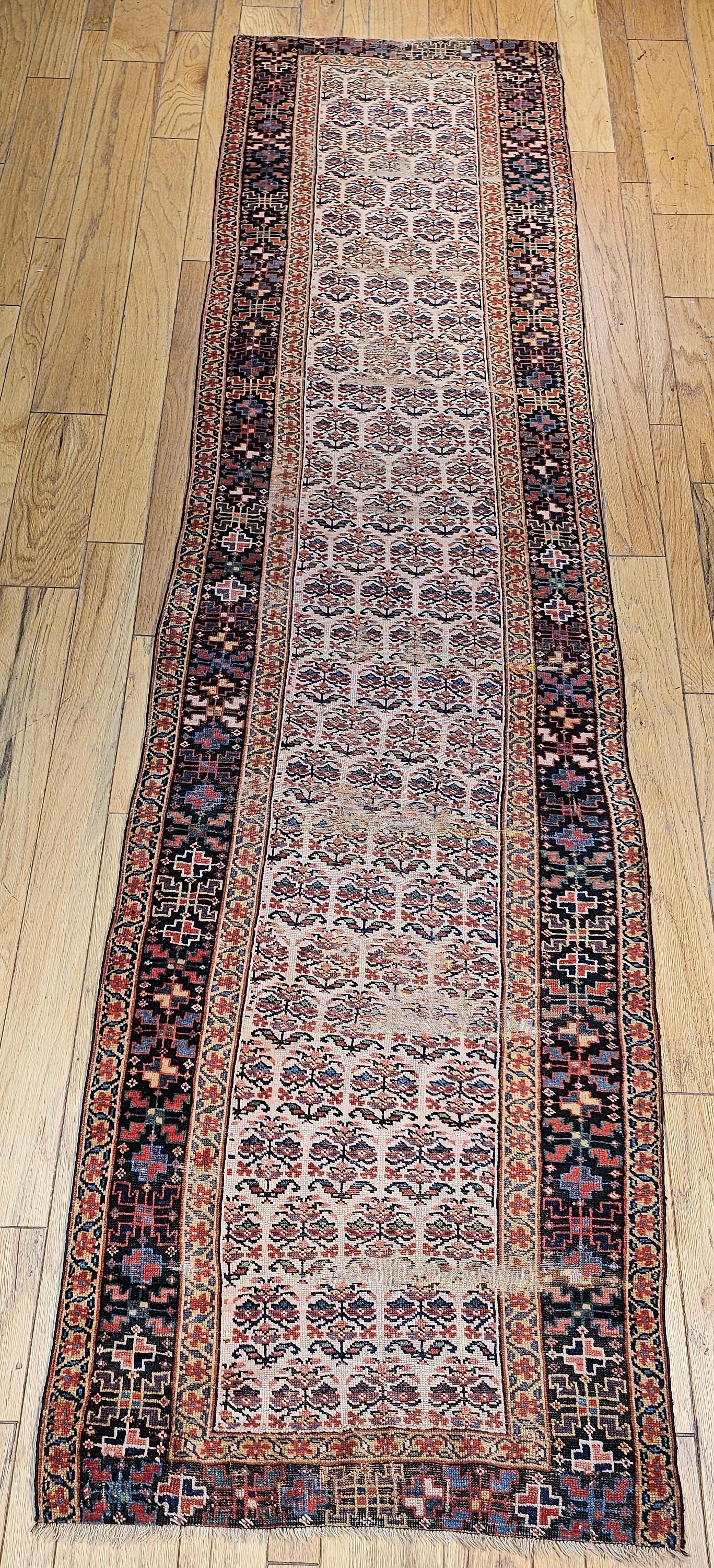 Tapis de couloir persan Bidjar du 19e siècle, rare, ivoire avec motif cachemire sur toute sa surface en vente 12
