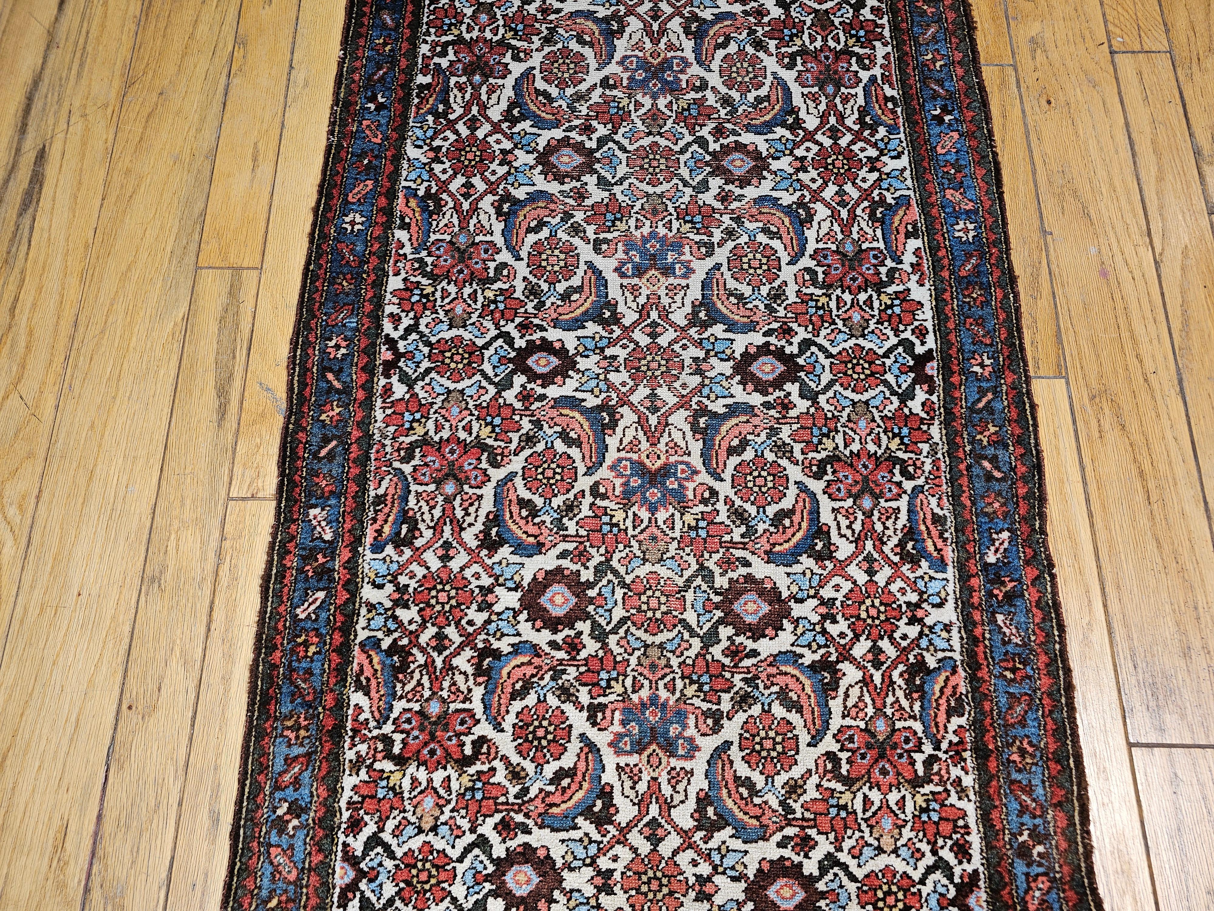 Tintura vegetale Runner persiano d'epoca in stile Malayer con motivo a quadretti in vendita