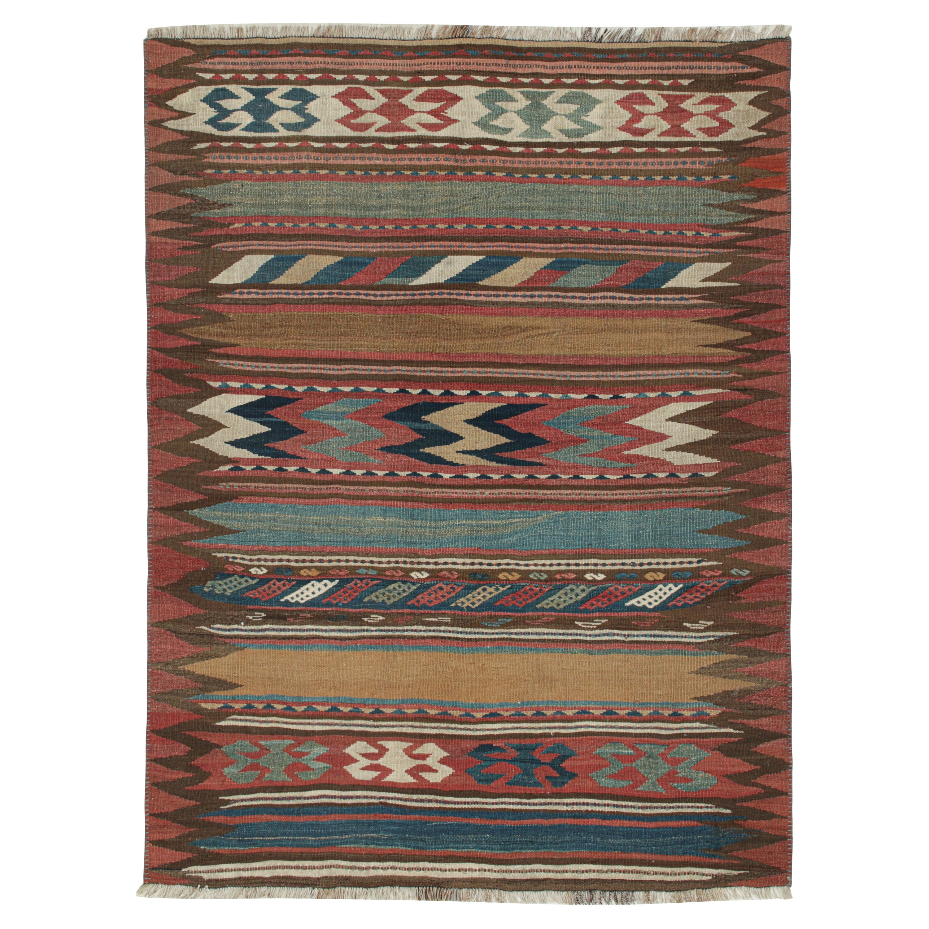 Persischer Bidjar Stammeskunst-Kelim im Vintage-Stil in bunten geometrischen Mustern, von Rug&Kilim