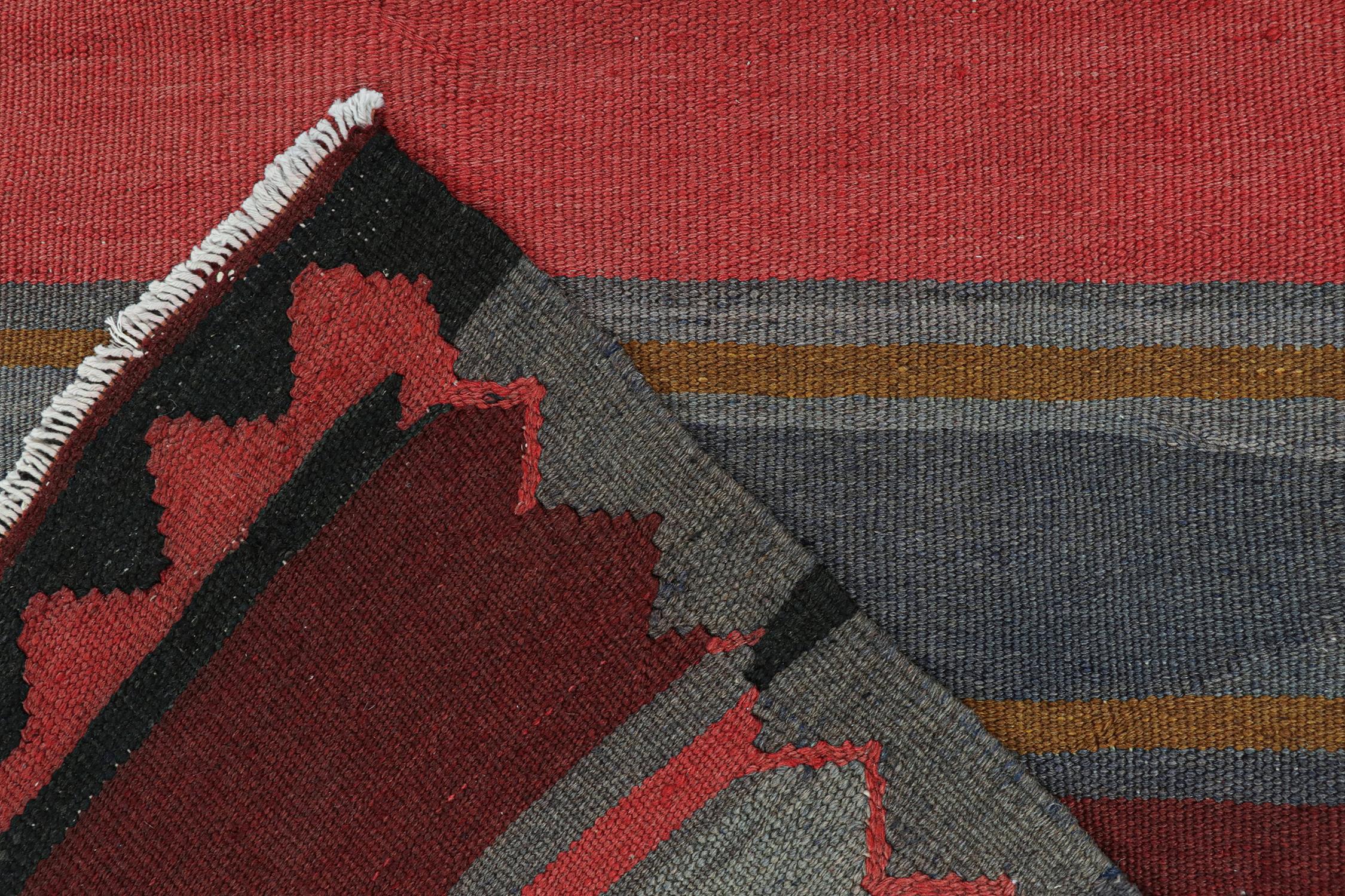 Kilim persa vintage bidjar tribal de rayas policromáticas, de Rug & Kilim mediados del siglo XX en venta