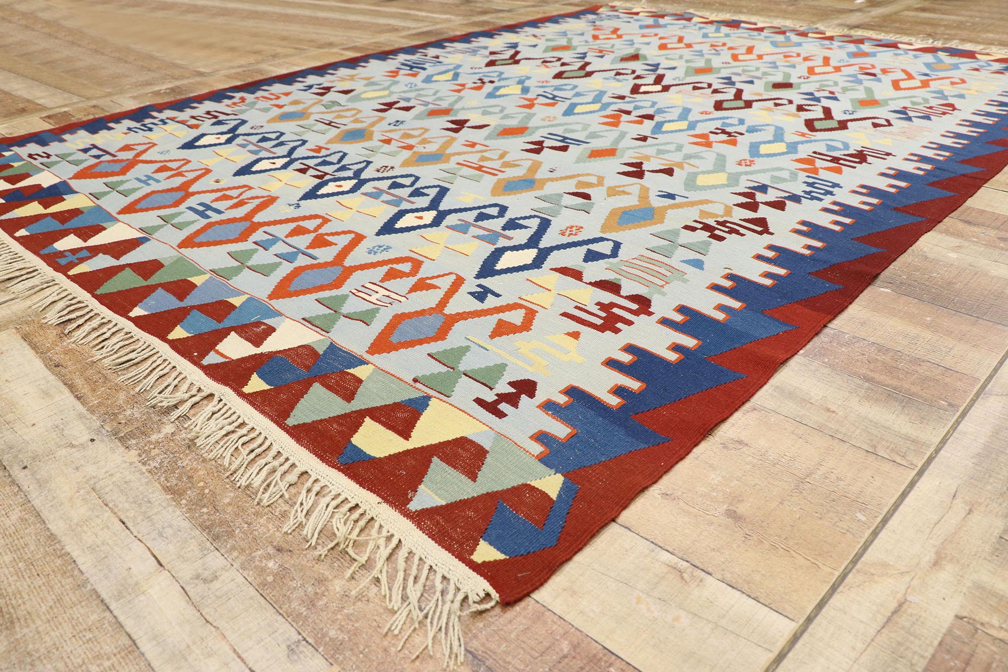 Persischer Bijar-Kelim-Teppich im Vintage-Stil, Stammesanziehungskraft trifft Nomaden-Charm (Wolle) im Angebot