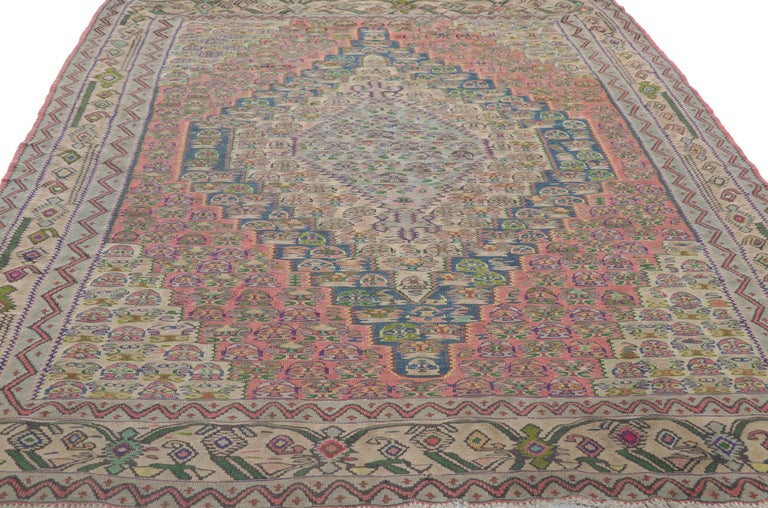 Vintage Persian Bijar Kilim Rug with Cottage Style In Good Condition For Sale In Dallas, TX