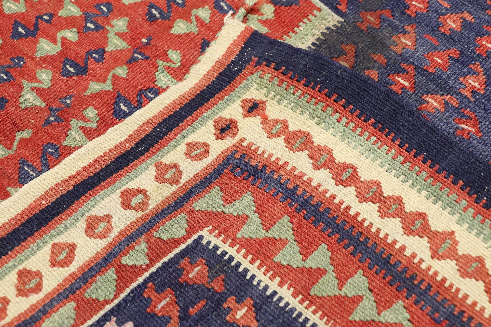 Vintage Persian Bijar Kilim Rug, il fascino nomade incontra l'incanto tribale In condizioni buone in vendita a Dallas, TX