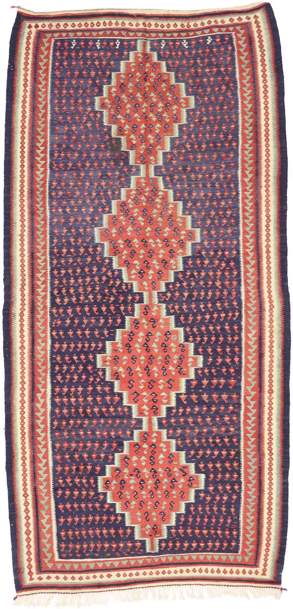 Vintage Persian Bijar Kilim Rug, il fascino nomade incontra l'incanto tribale in vendita 2