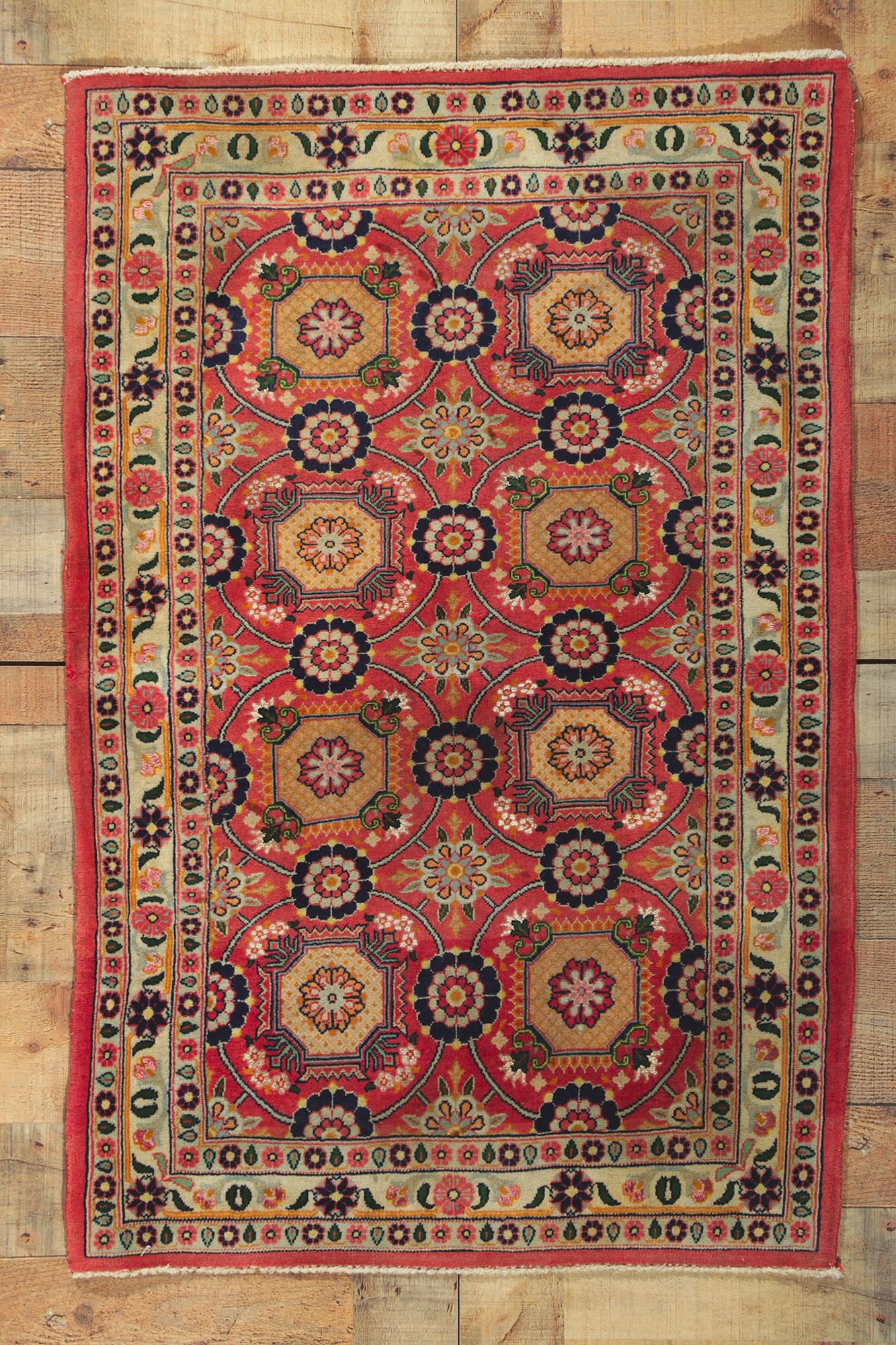 Persischer Bijar-Teppich im Vintage-Stil, zeitlose Eleganz trifft auf maurischen Charme im Zustand „Gut“ im Angebot in Dallas, TX