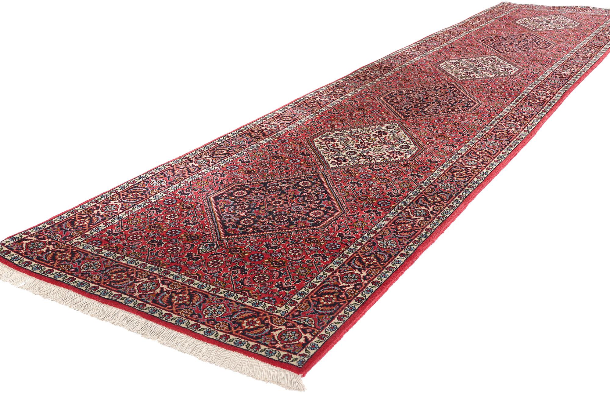 78957 Vintage Persian Bijar Rug Runner, 03'00 x 13'05. Dieser handgeknüpfte Teppichläufer aus persischer Bijar-Wolle ist ein großartiges Beispiel für die traditionelle persische Handwerkskunst, die für ihre Langlebigkeit und ihre kunstvolle