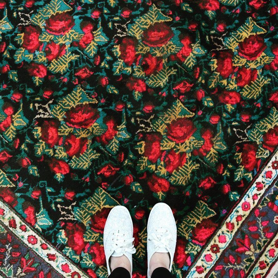 Aesthetic Movement 1920's Persian Halvai Guli Farang Bijar Carpet with Traditional Style For Sale