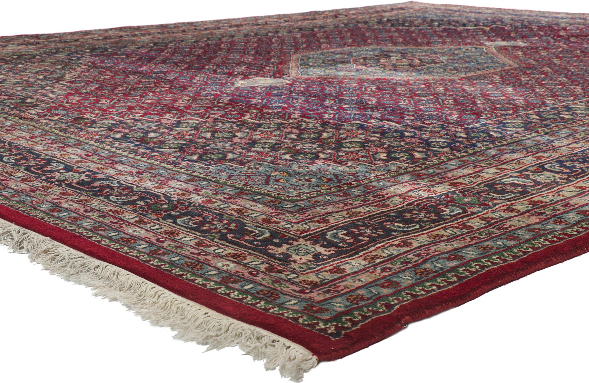77621 Alfombra Bijar India Vintage, 11'10 x 15'02. Embárcate en un viaje a través del tiempo y la tradición con esta obra maestra de lana meticulosamente anudada a mano, una alfombra Bijar india vintage que destila refinamiento regio y belleza
