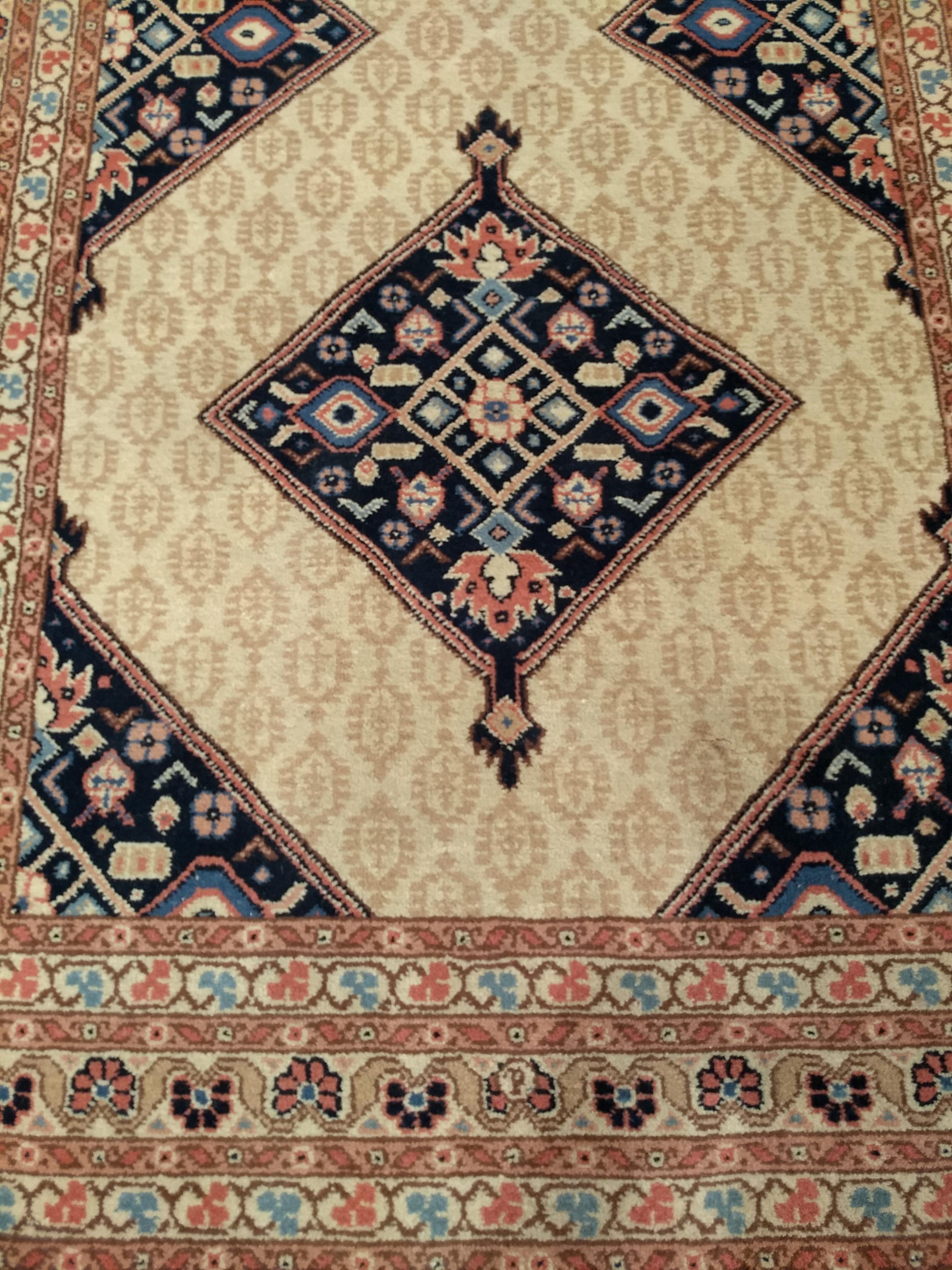 Altpersischer Kamelhaar-Malayer Gallery-Teppich im Angebot 6