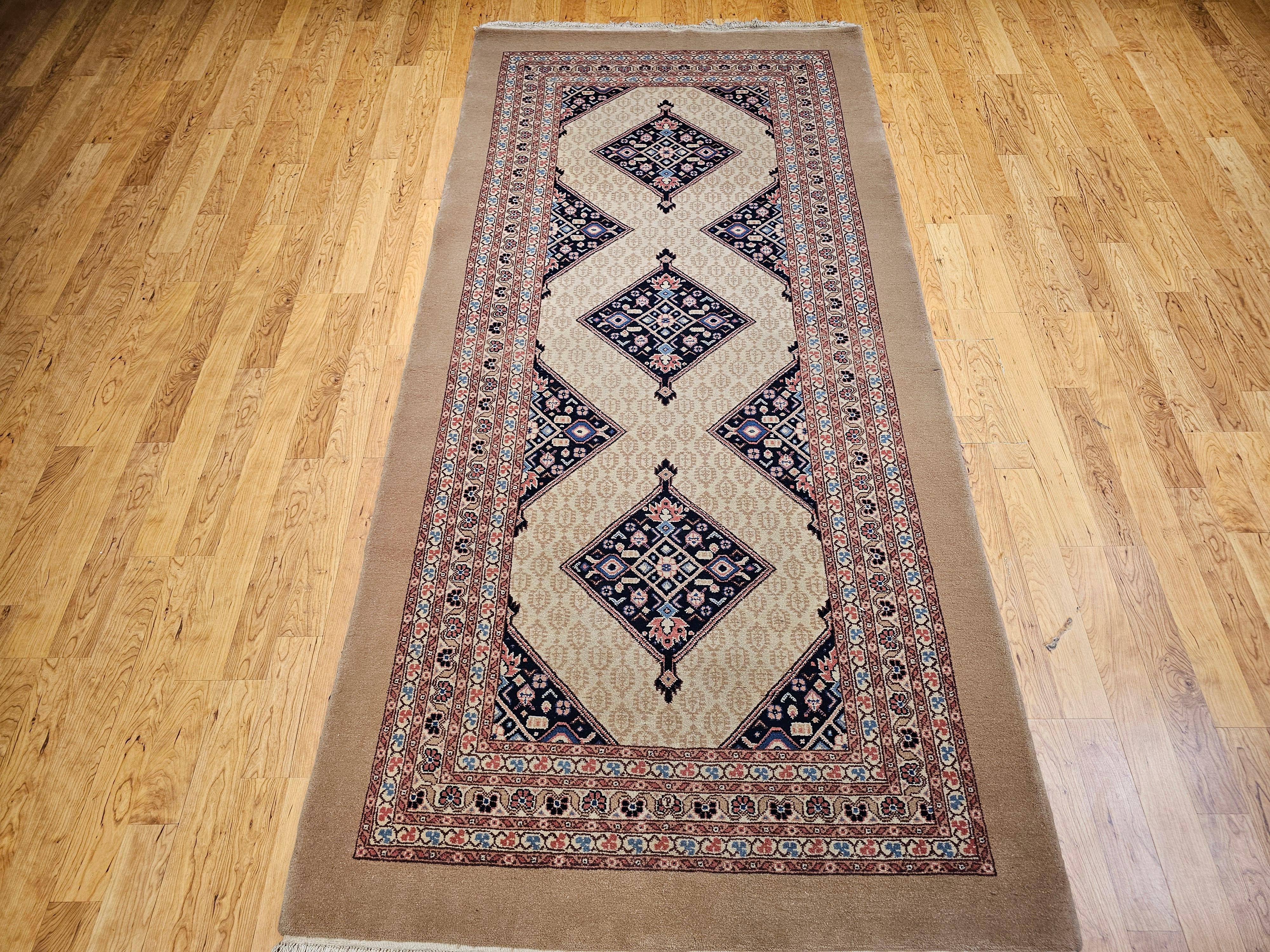 Altpersischer Kamelhaar-Malayer Gallery-Teppich (Handgeknüpft) im Angebot