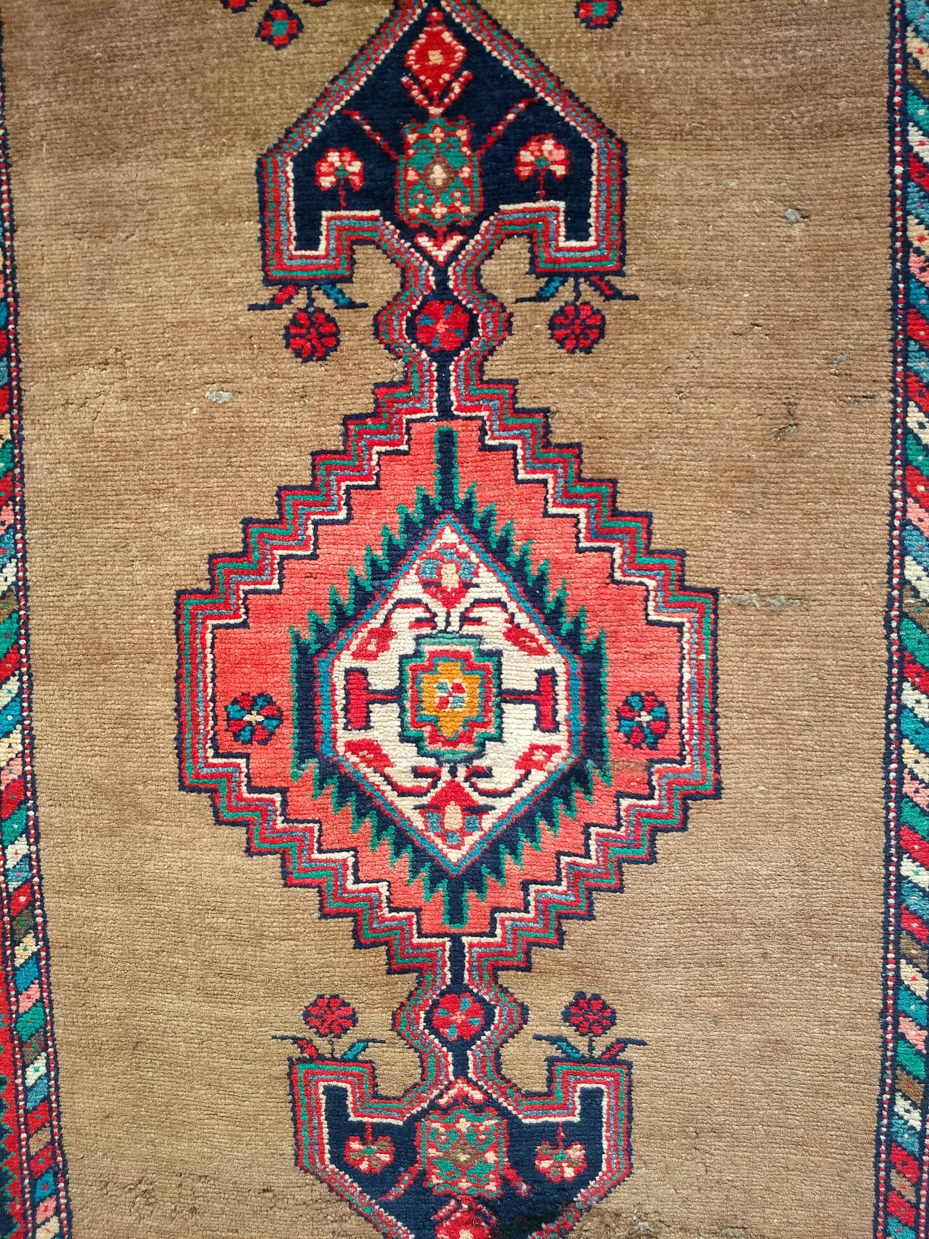 Annodato a mano Tappeto persiano vintage in pelo di cammello Malayer in vendita