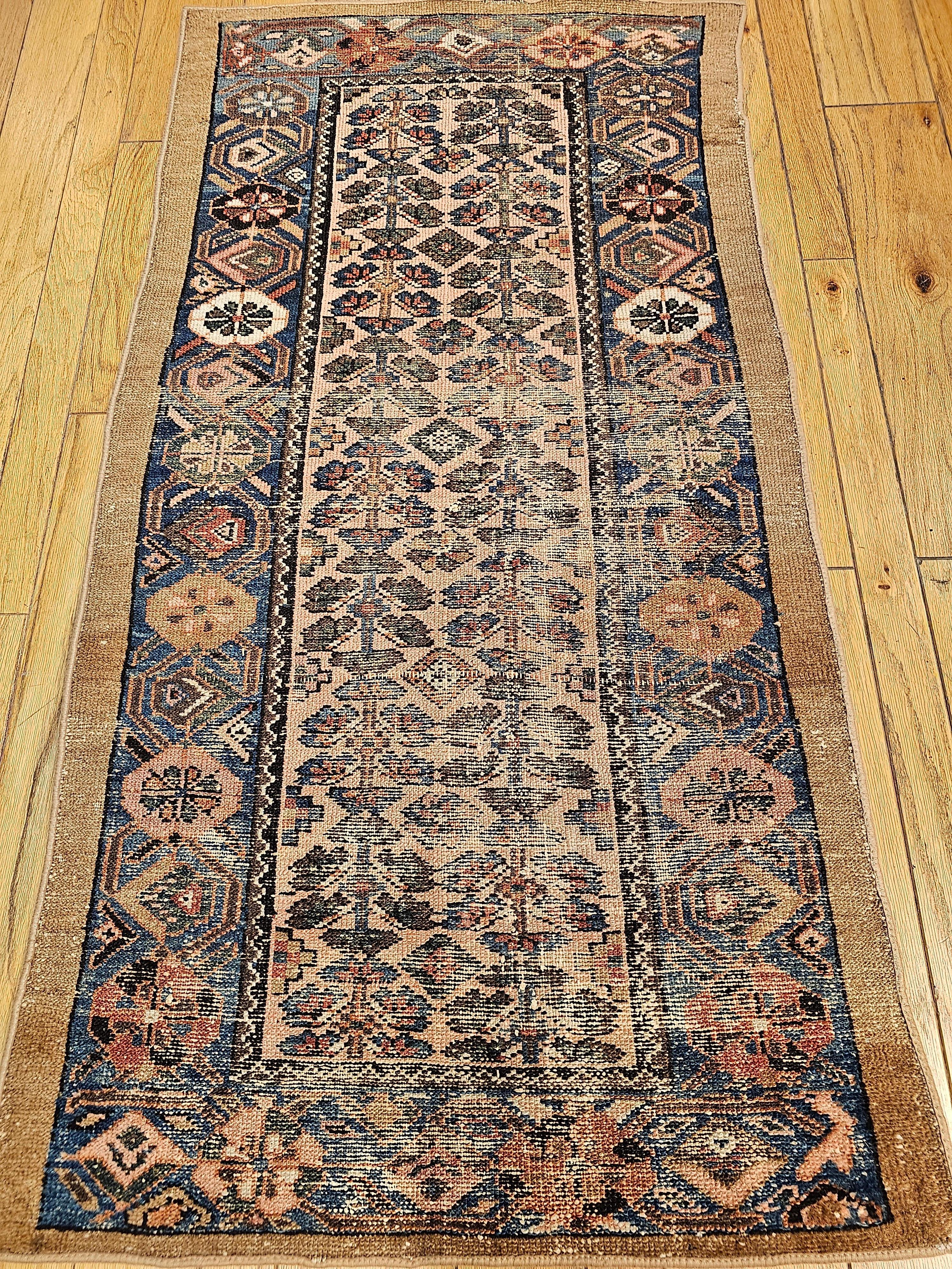 Vintage Persian Malayer Area Rug in Allover Geometric Design aus den frühen 1900er Jahren.  Der persische Malayer hat ein äußerst begehrenswertes  