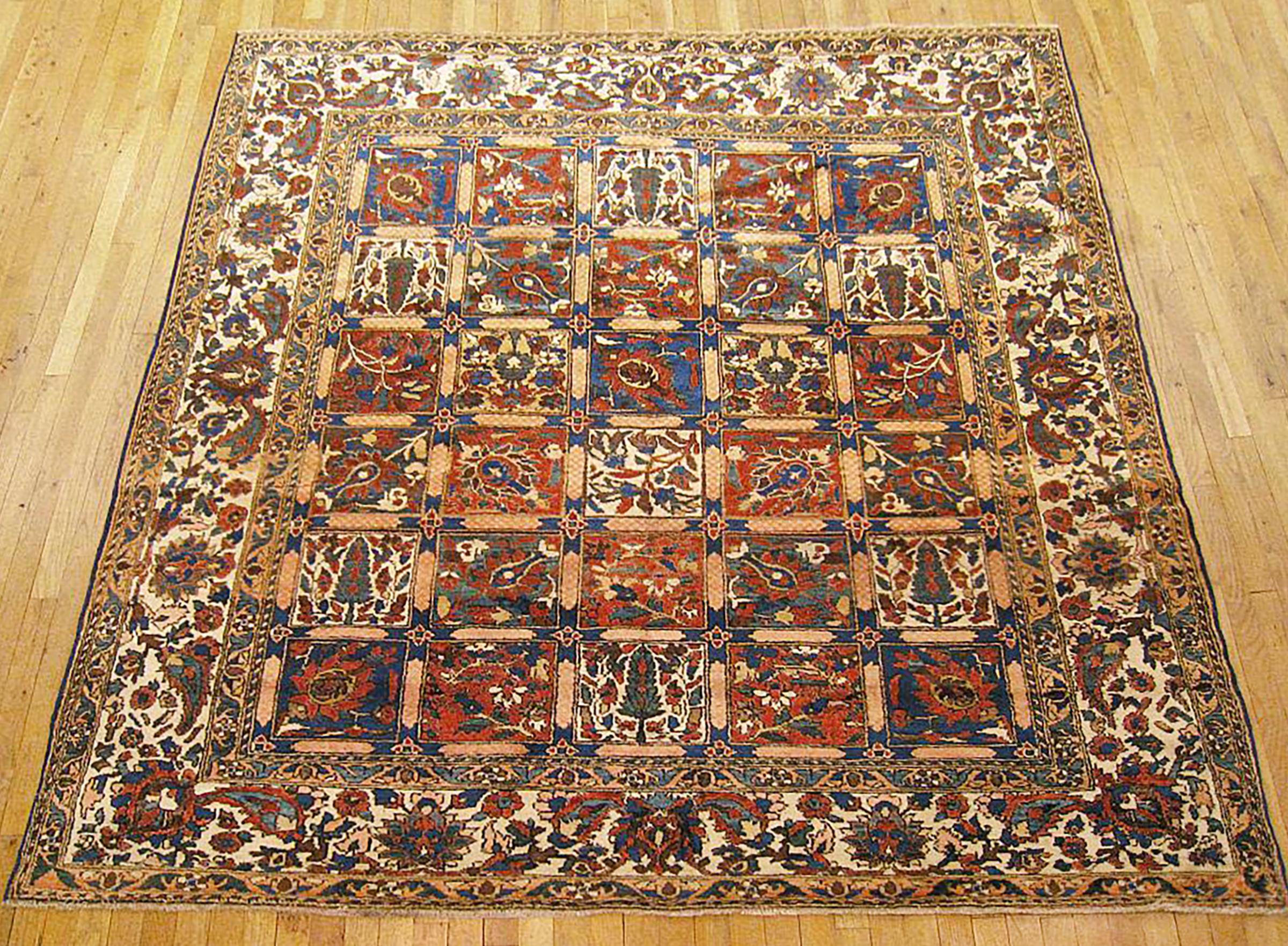 Vintage Persian Baktiari Oriental rug, Room size

A vintage Baktiari oriental rug, size 7'7