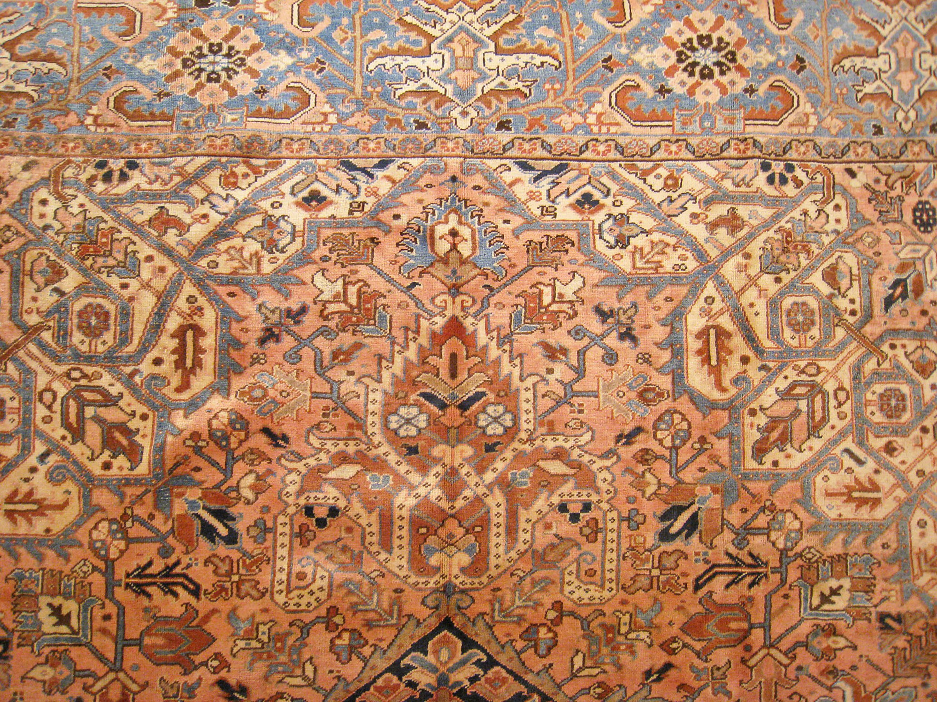 Tapis Heriz oriental décoratif persan vintage de grande taille en vente 4