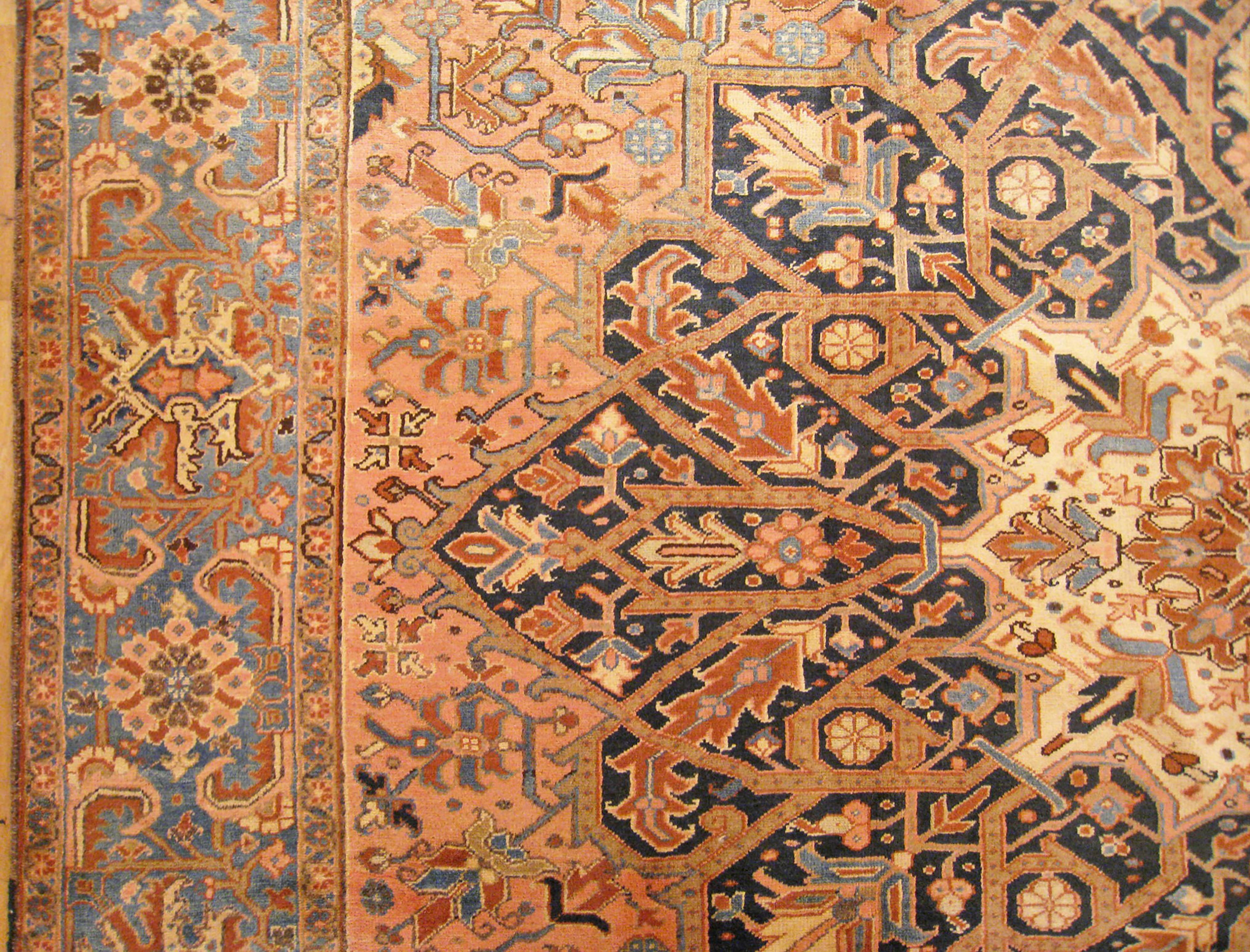 Laine Tapis Heriz oriental décoratif persan vintage de grande taille en vente