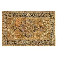 Dekorativer orientalischer Heriz-Teppich in Zimmergröße aus Persien 