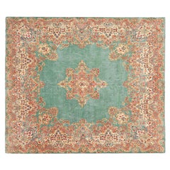 Dekorativer orientalischer Kerman-Teppich in quadratischer Größe aus Persien 