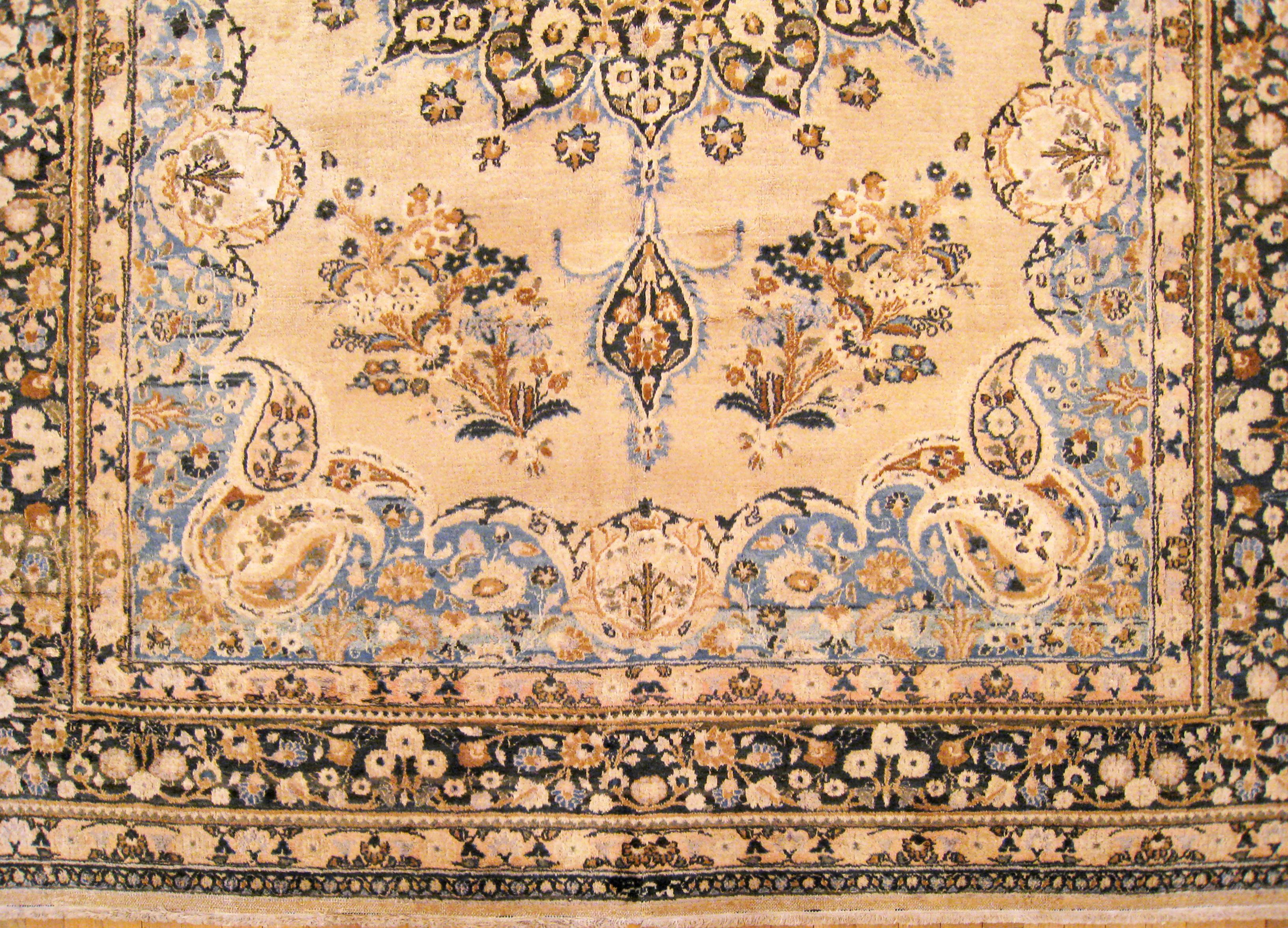 Dekorativer orientalischer Meshed-Teppich in Zimmergröße aus Persien (Handgeknüpft) im Angebot