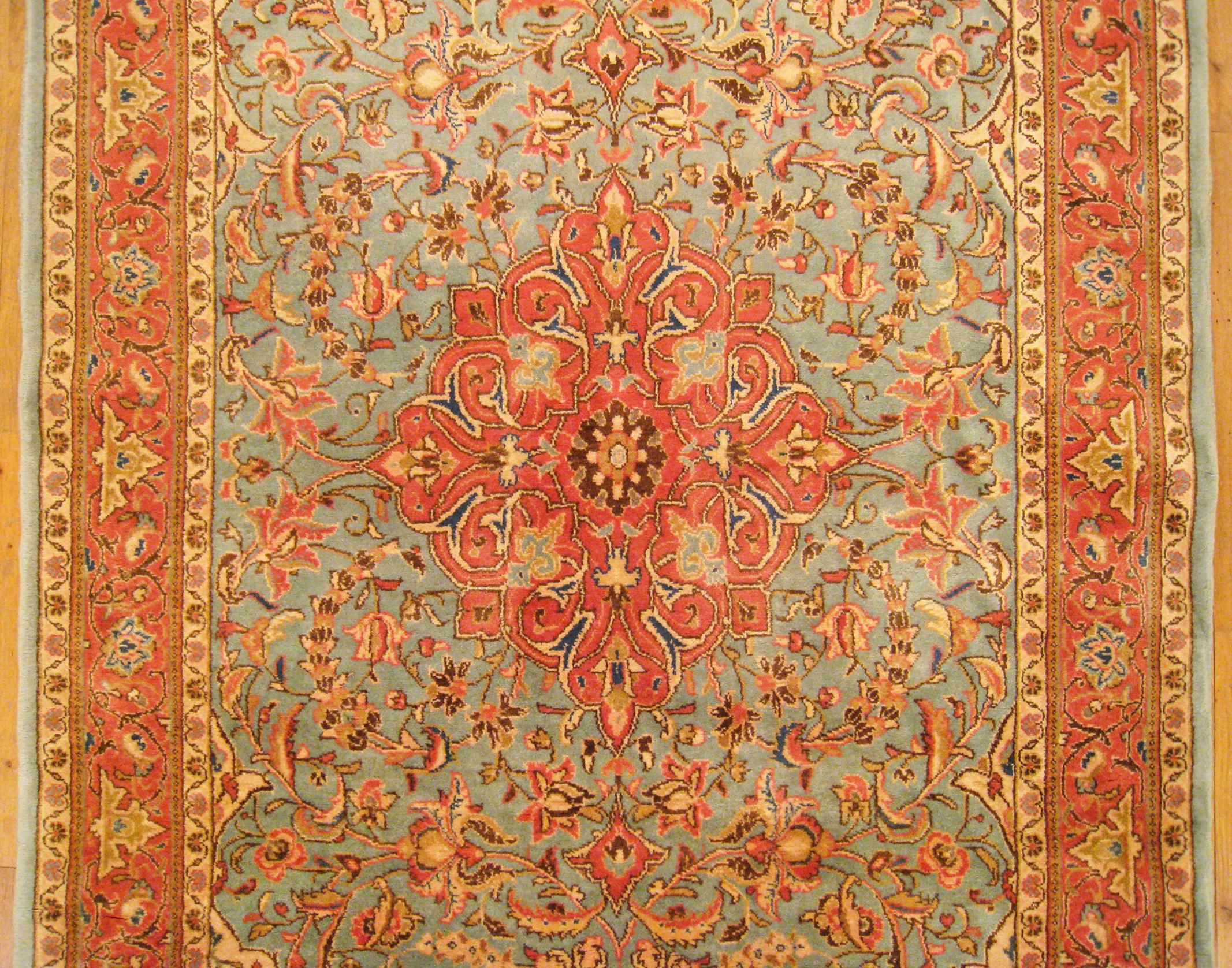 Wool Vintage Persian Decorative Oriental Sarouk Rug in Small Size For Sale