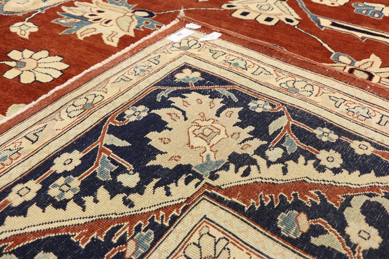 Vintage Persian Design Traditional Pakistani Rug with Federal Style For ...