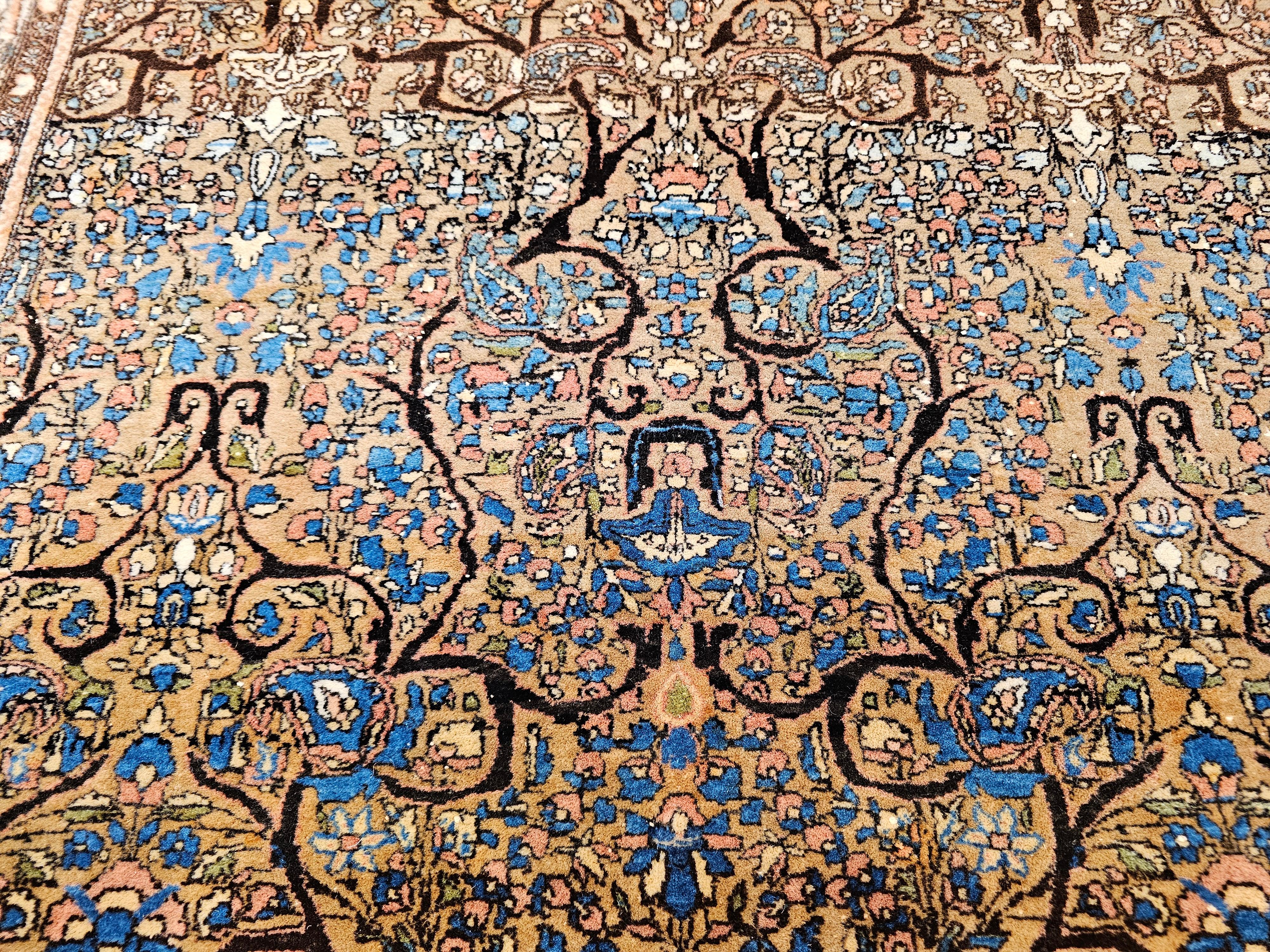 Sarouk persan Farahan du 19ème siècle en poils de chameau avec motif sur toute sa surface en vente 1